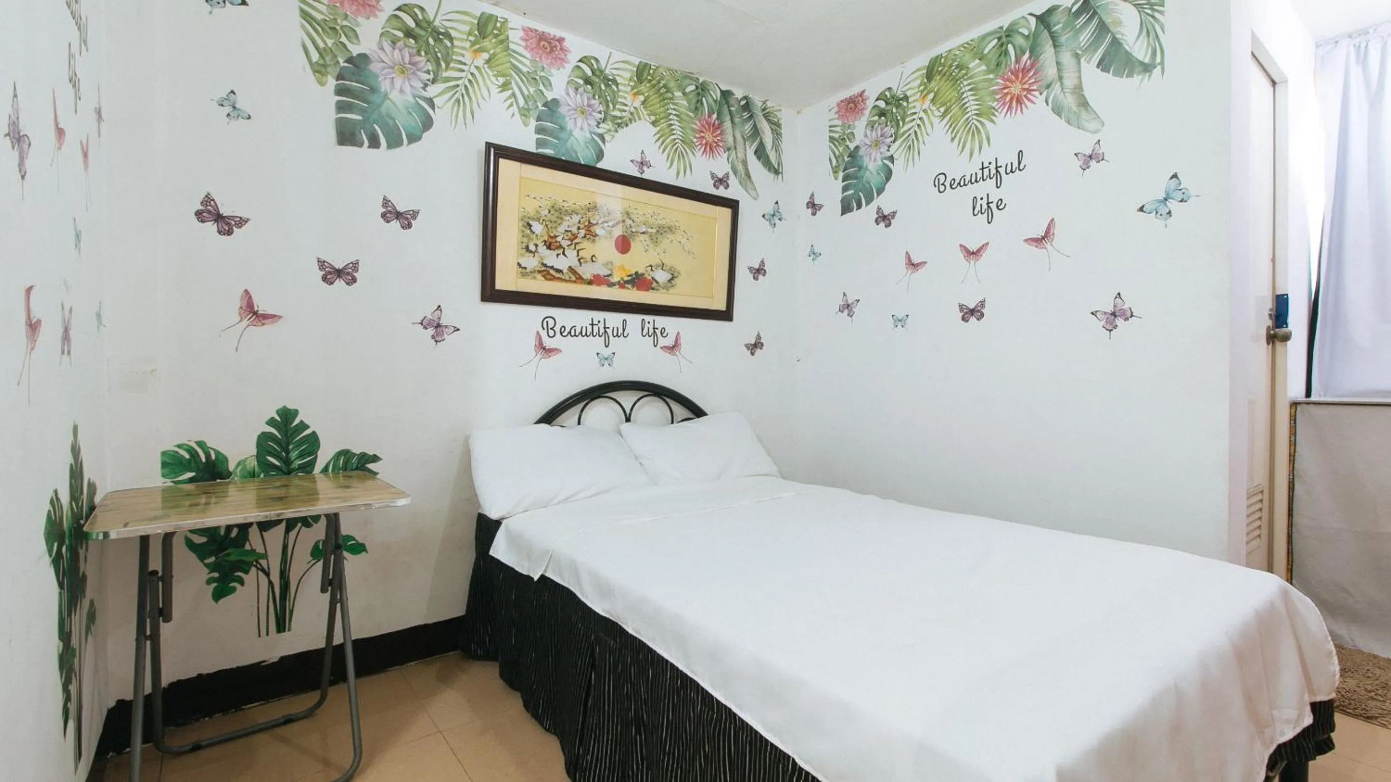 Bedroom in Cristian Jay Dormitory by RedDoorz