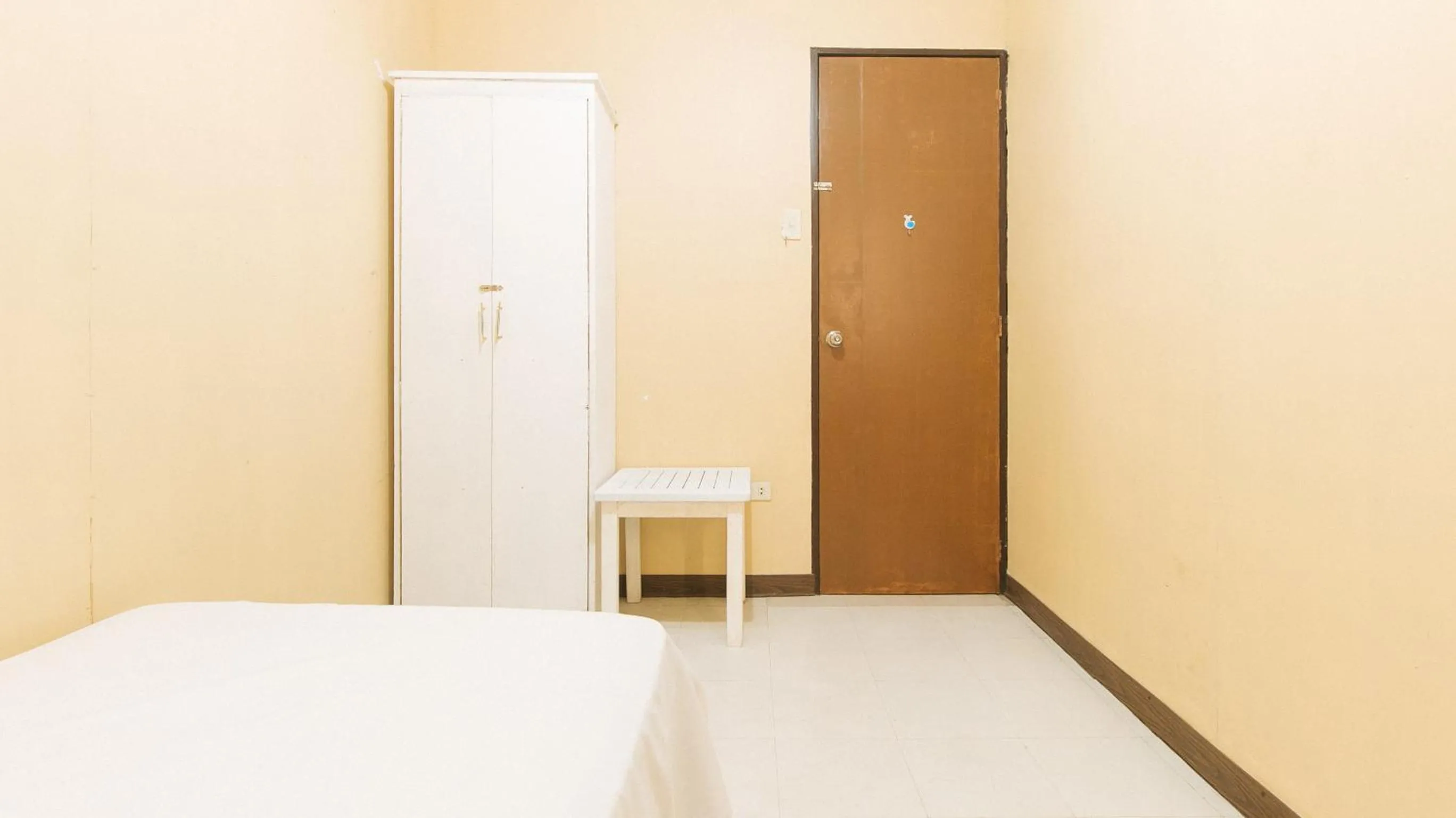 Photo of the whole room in Cristian Jay Dormitory by RedDoorz