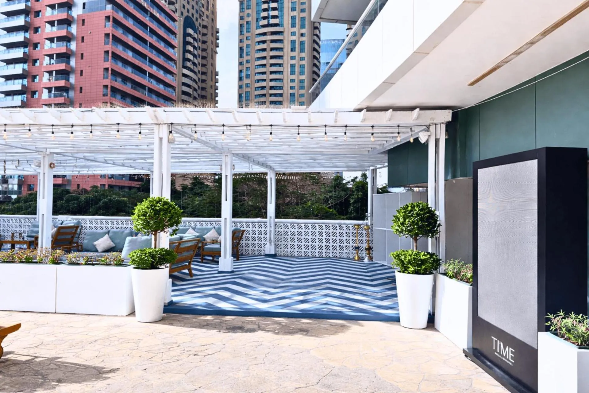 Seating area in TIME Oak Hotel & Suites
