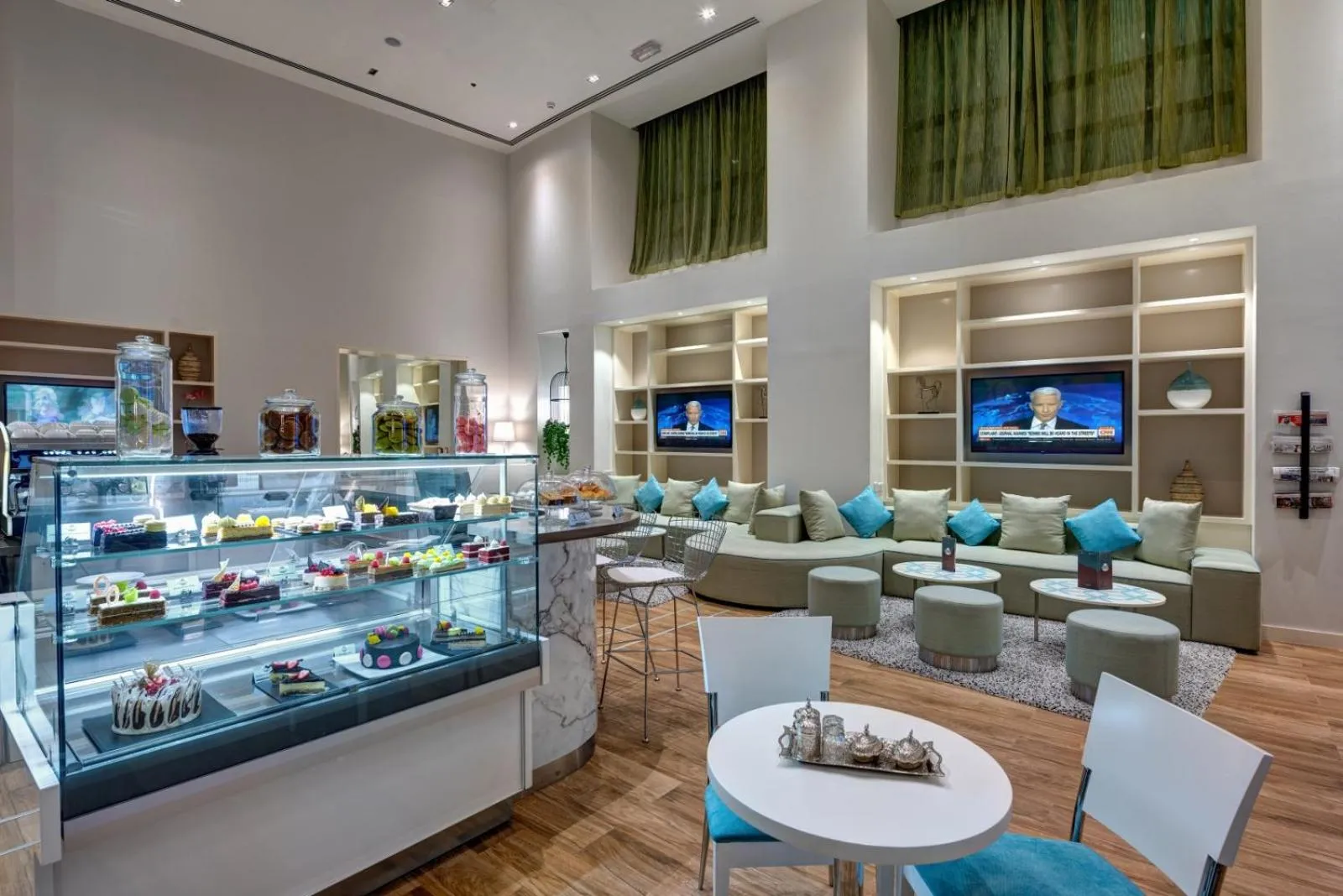 Restaurant/places to eat in TIME Oak Hotel & Suites