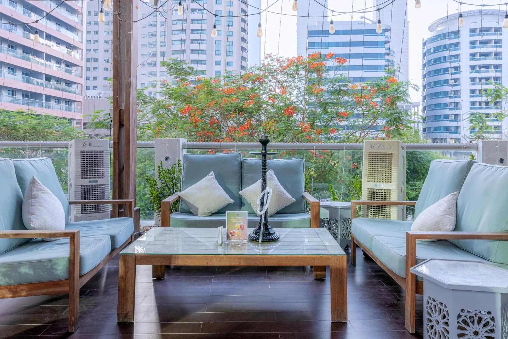 Restaurant/places to eat in TIME Oak Hotel & Suites