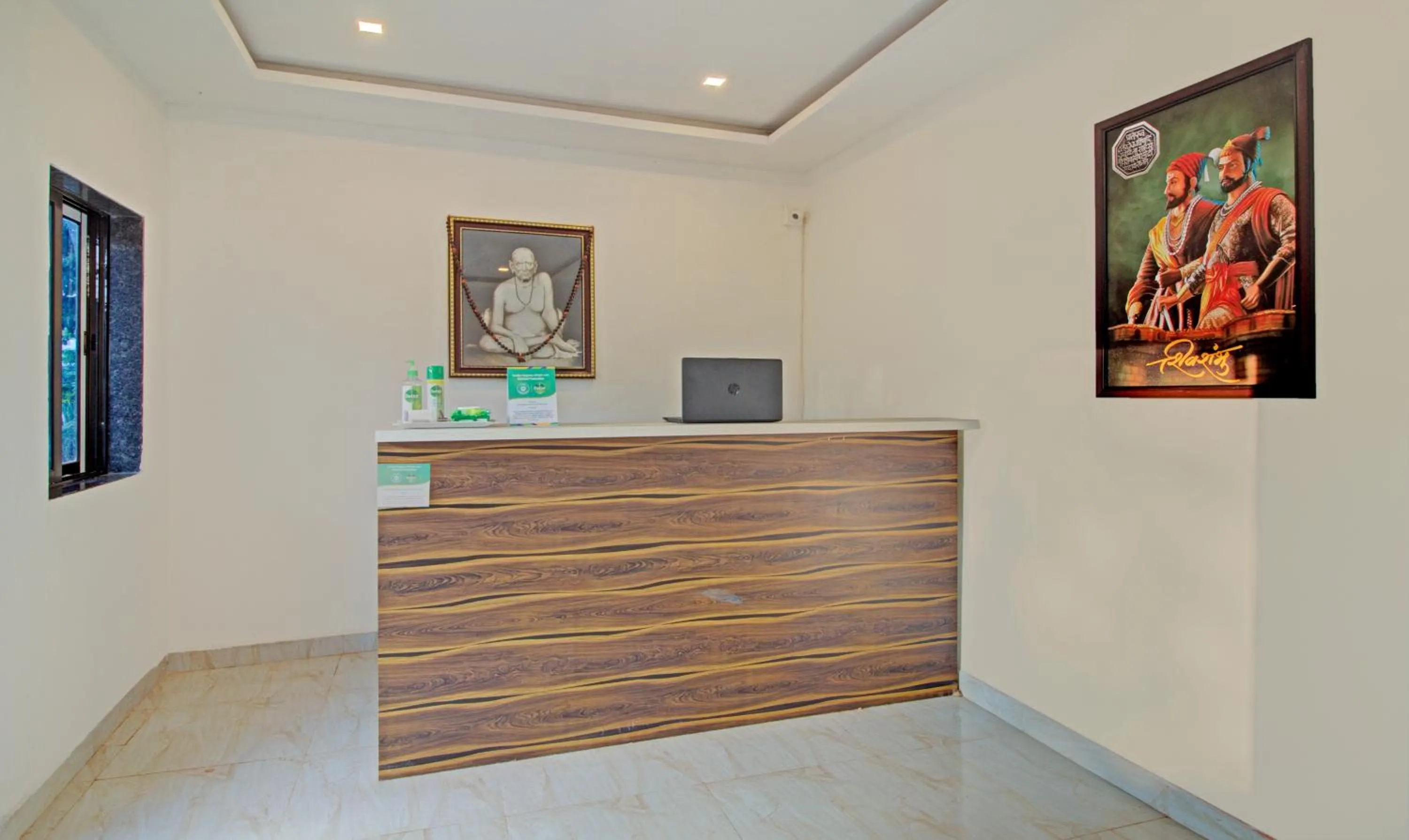 Lobby or reception in Treebo Nakshatra Cottages Mahabaleshwar