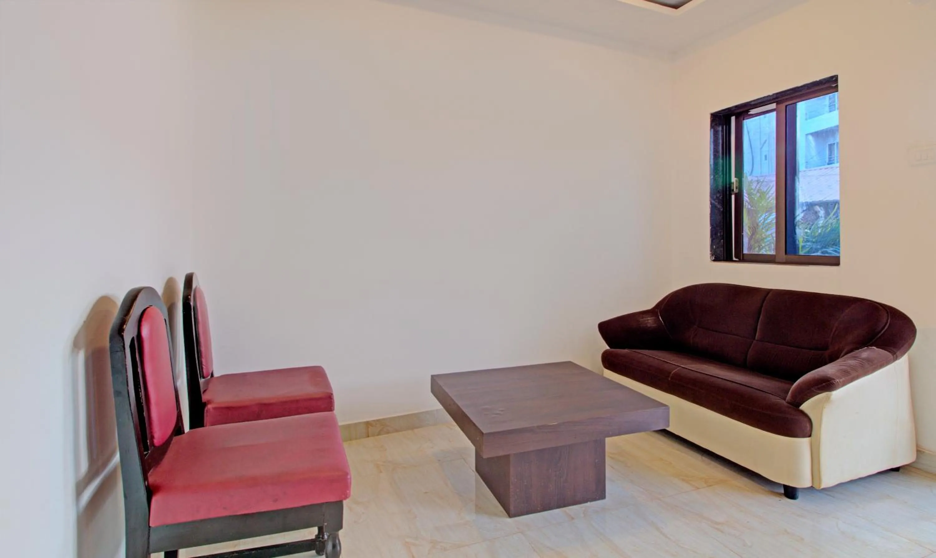 Seating area in Treebo Nakshatra Cottages Mahabaleshwar