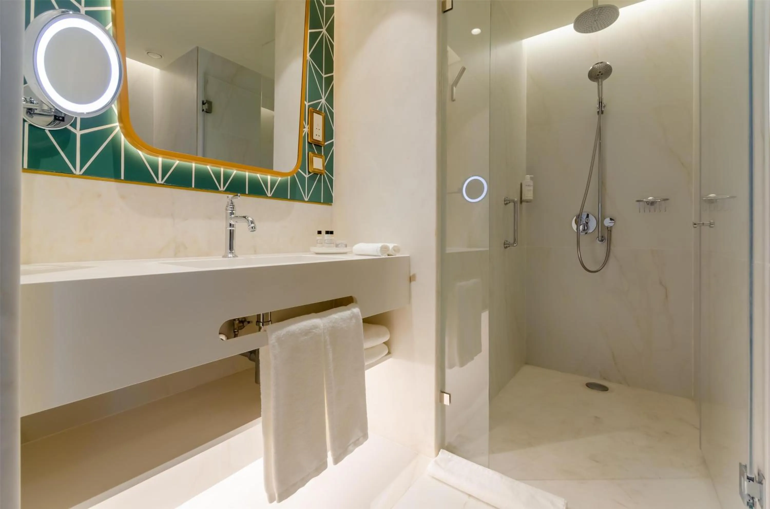 Bathroom in The Emerald House Lisbon - Curio Collection By Hilton