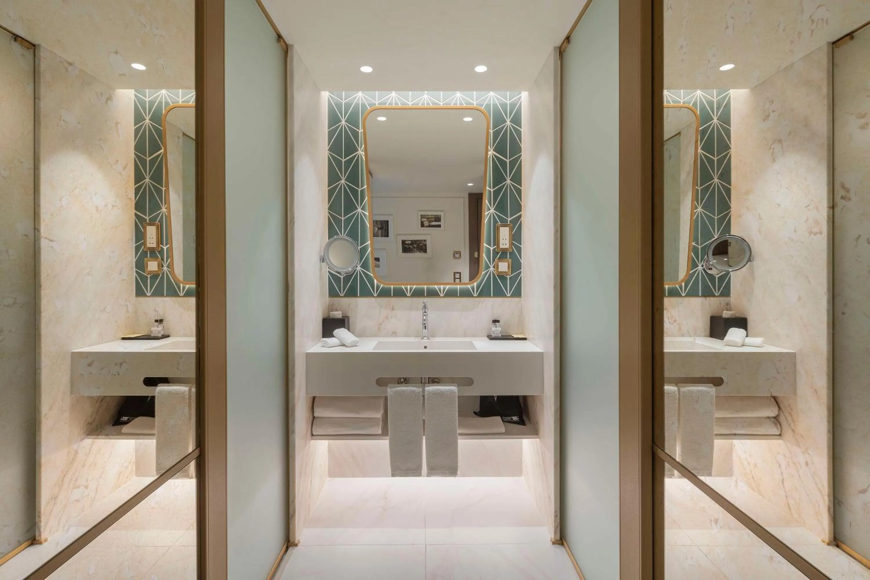 Bathroom in The Emerald House Lisbon - Curio Collection By Hilton
