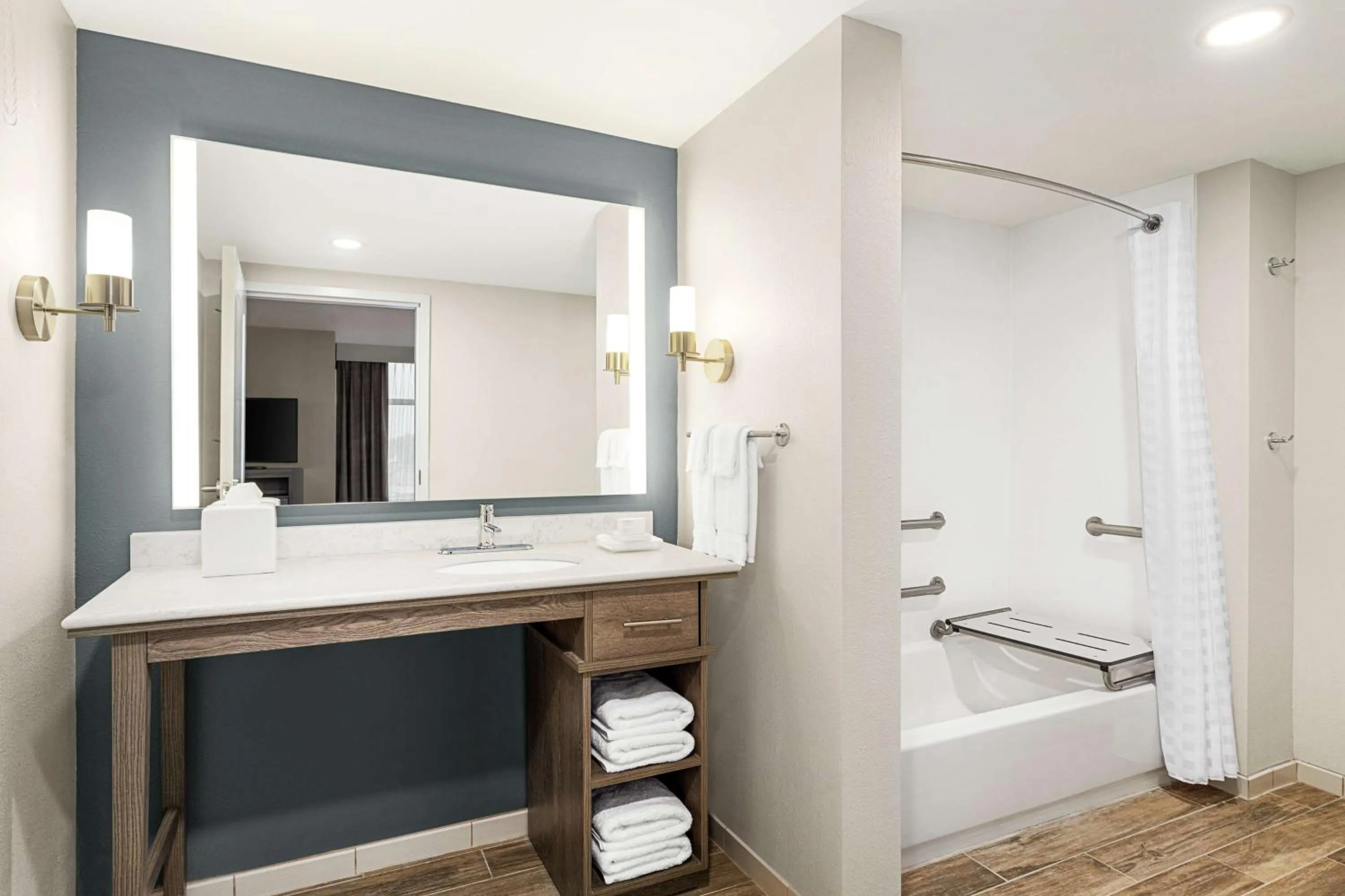 Bathroom in Homewood Suites By Hilton Carlisle