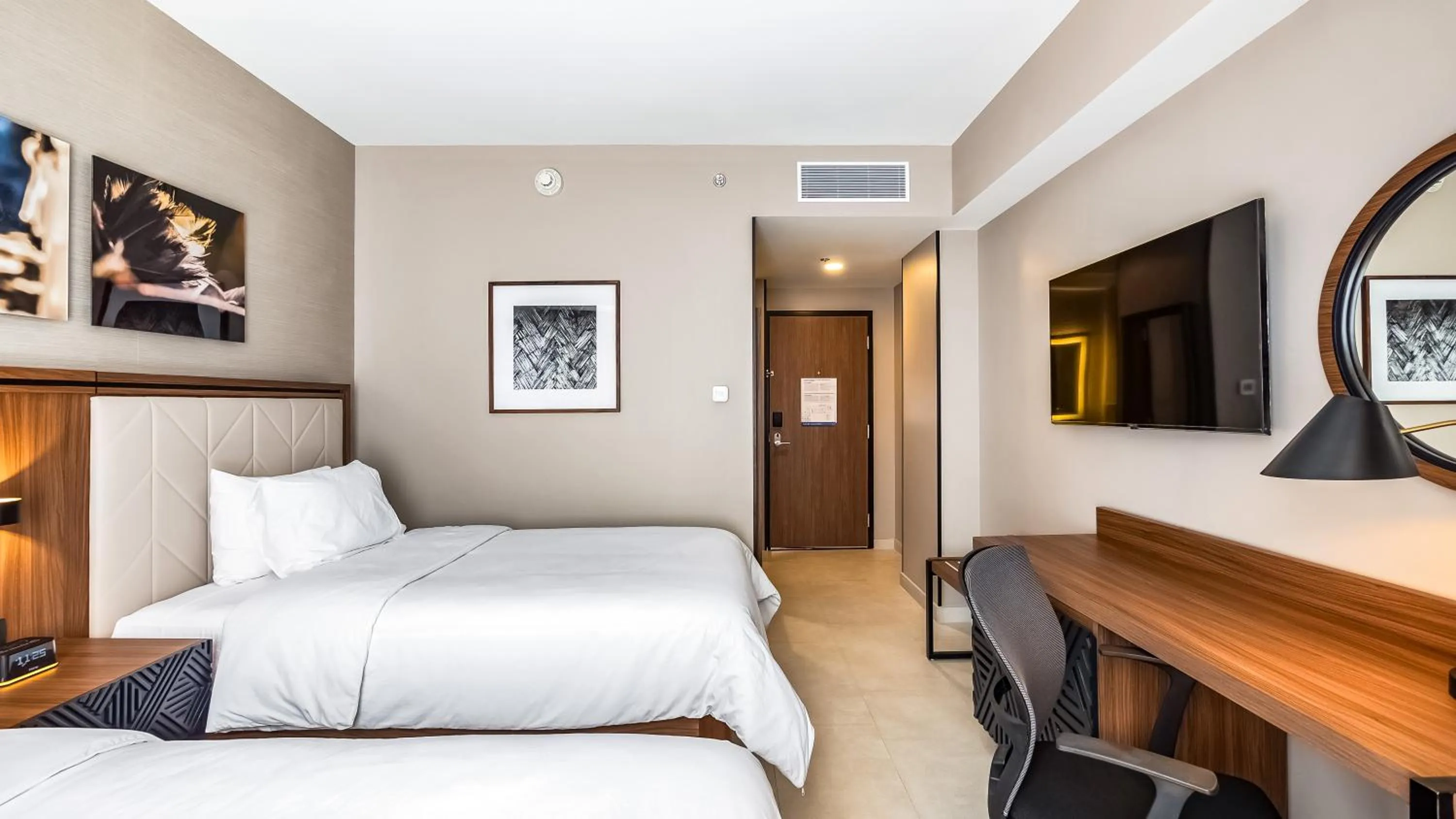 Photo of the whole room, Bed in Hampton Inn By Hilton Nuevo Vallarta