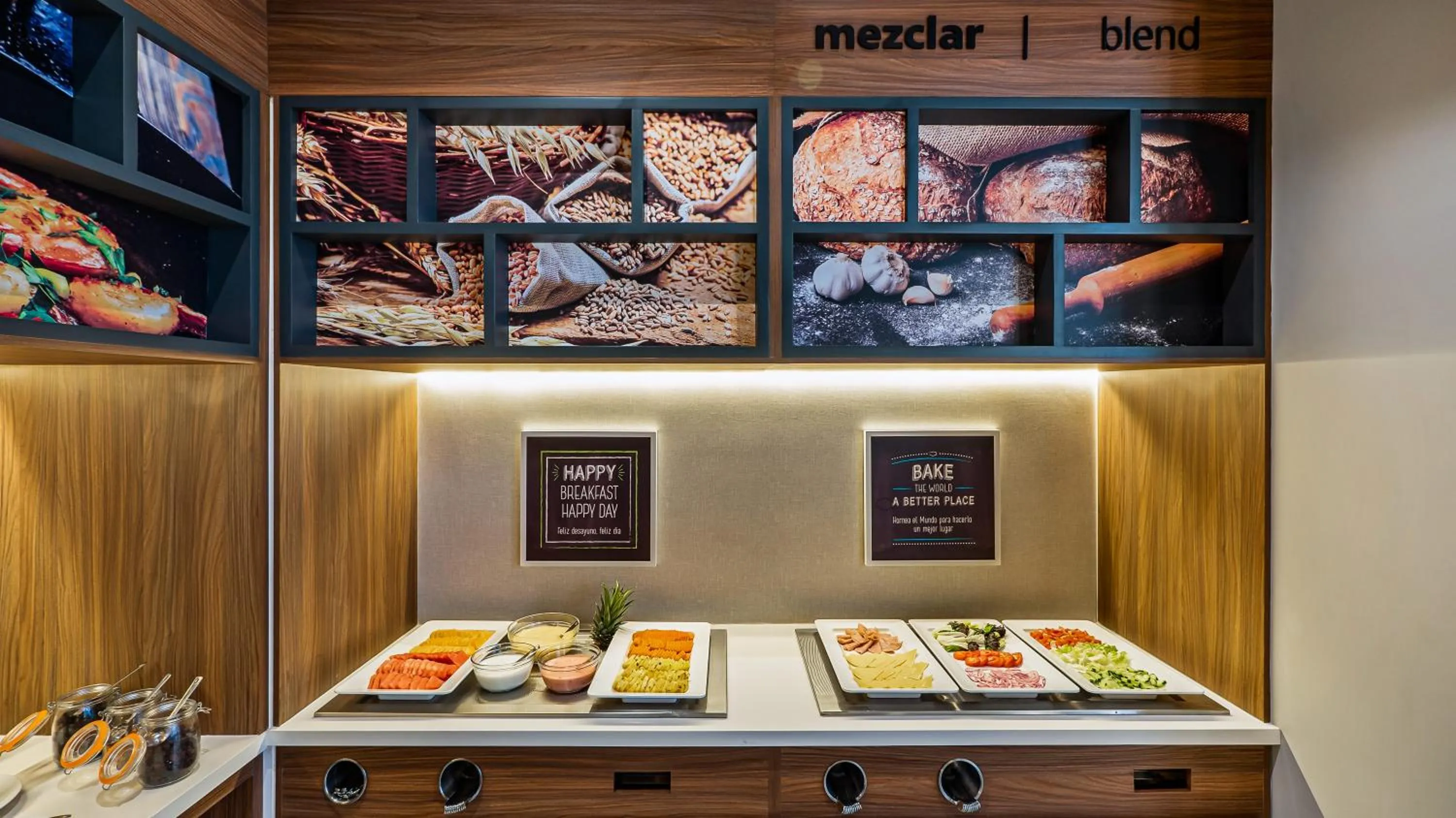 Buffet breakfast in Hampton Inn By Hilton Nuevo Vallarta