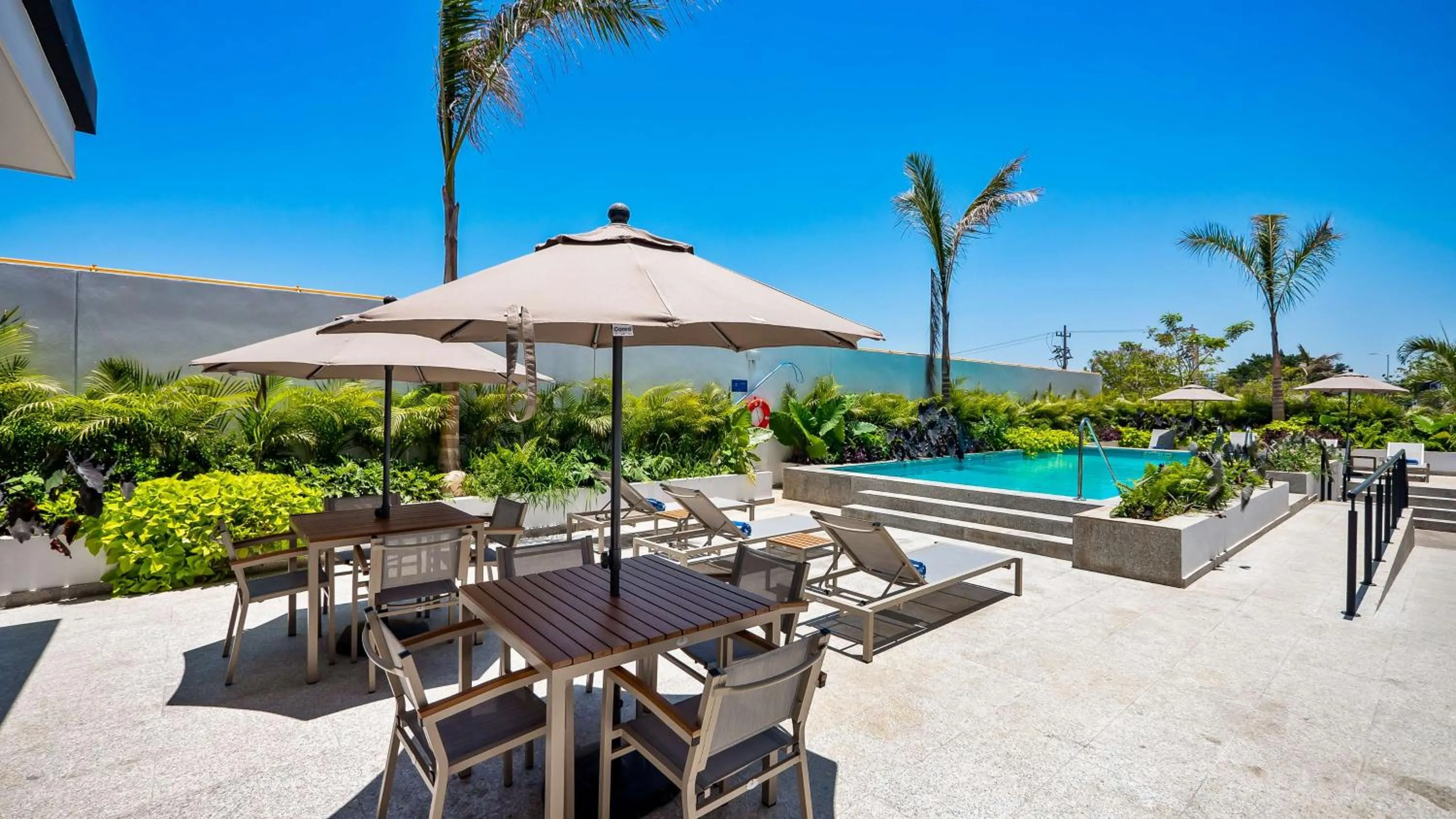 Pool view in Hampton Inn By Hilton Nuevo Vallarta
