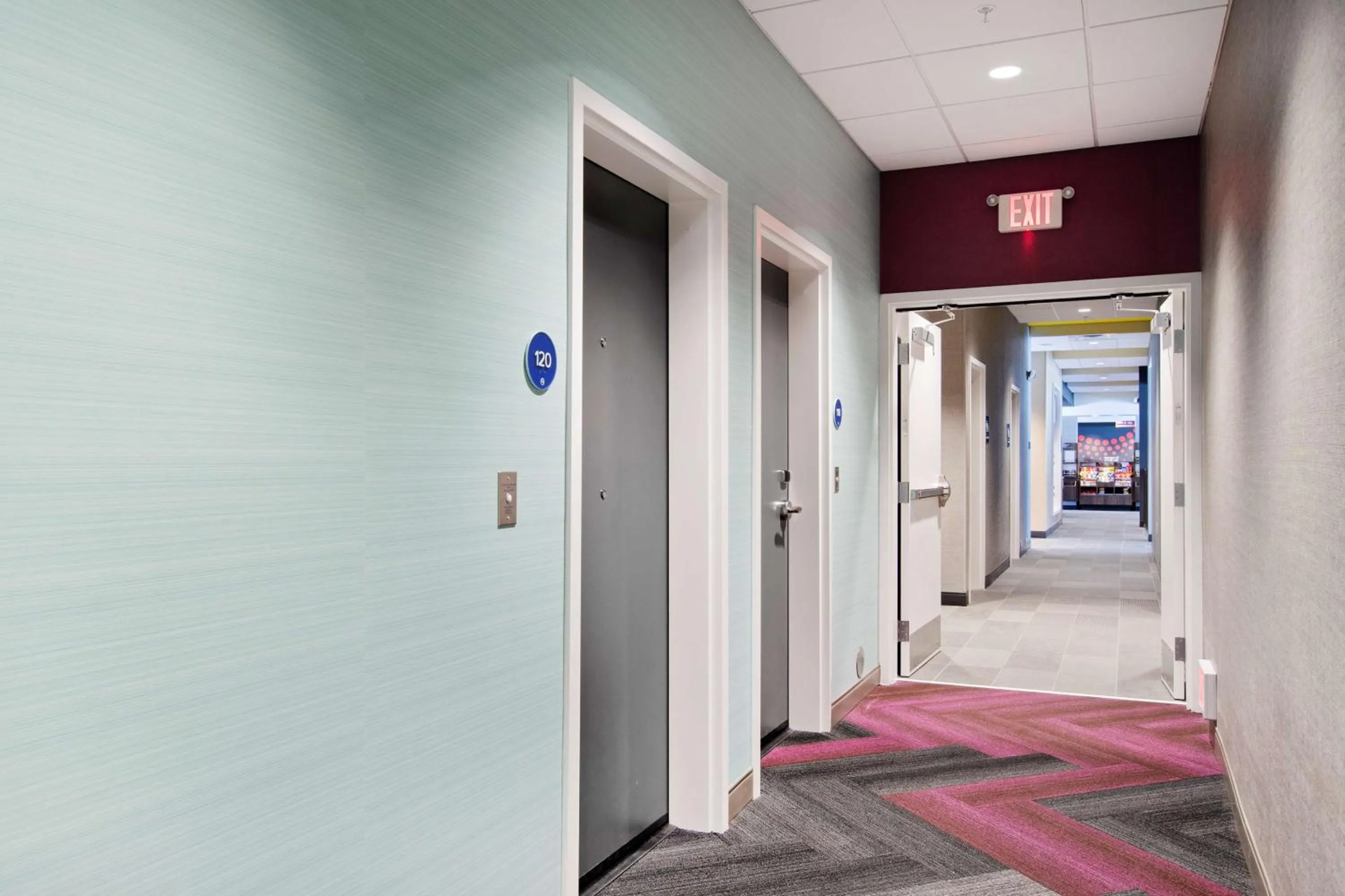 Photo of the whole room in Tru By Hilton Chapel Hill