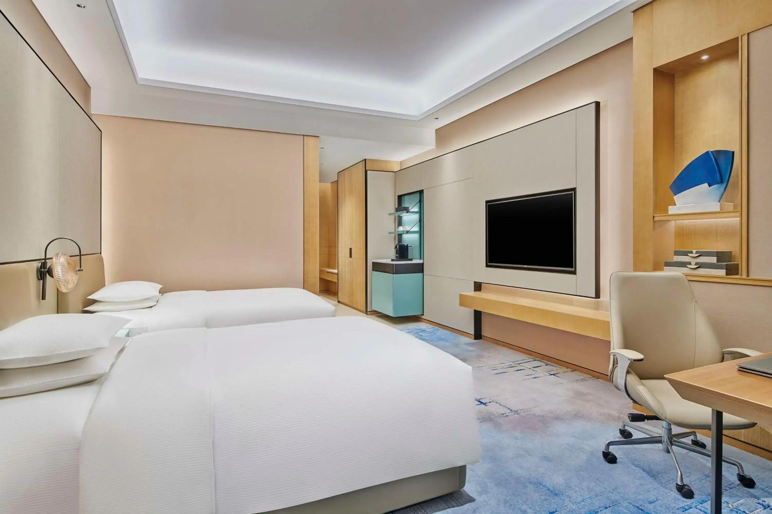 Deluxe Twin Room with River View in Doubletree By Hilton Suzhou Wuzhong Deluxe Twin Room with River View in Doubletree By Hilton Suzhou Wuzhong