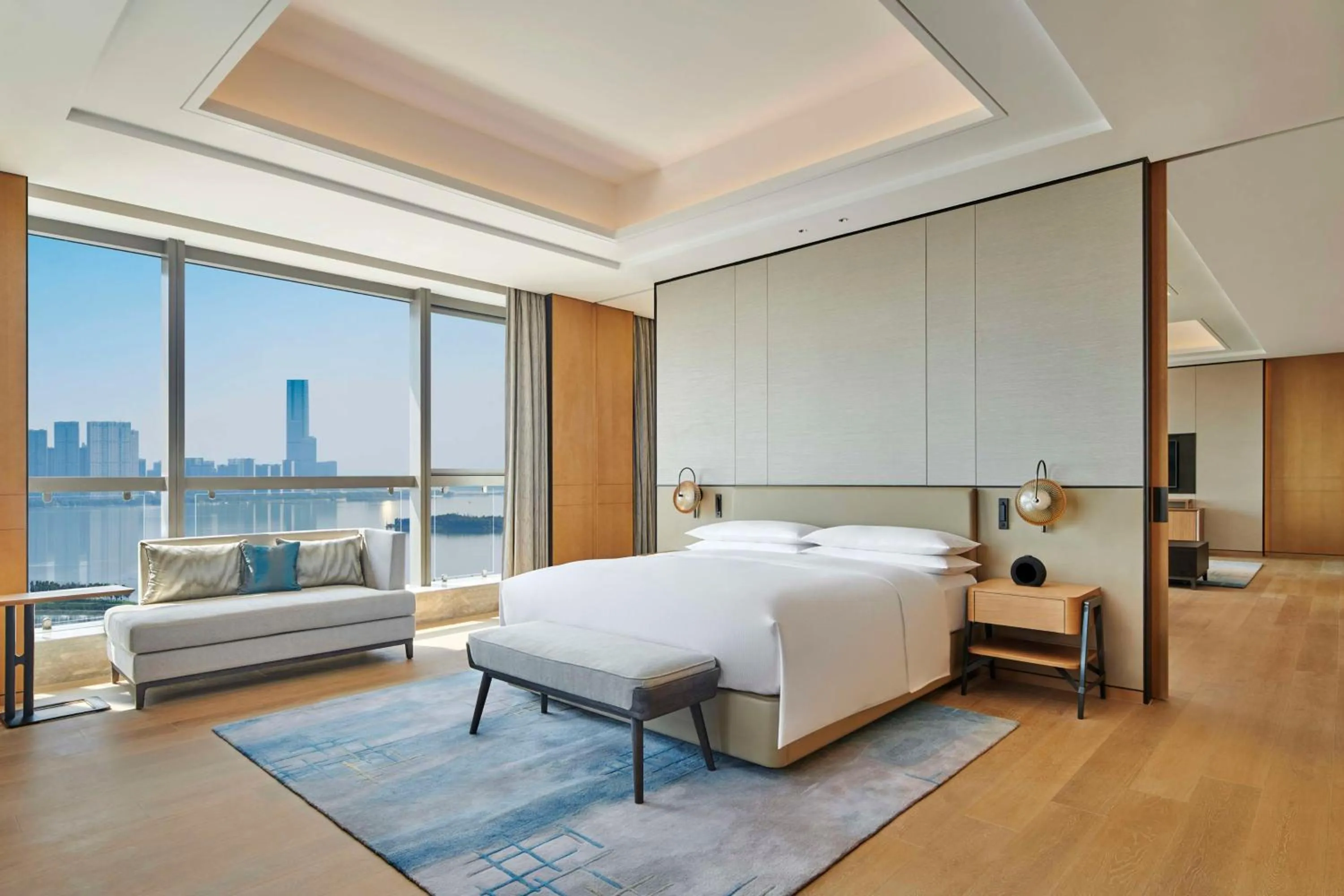 Living room, Bed in Hilton Suzhou Wuzhong