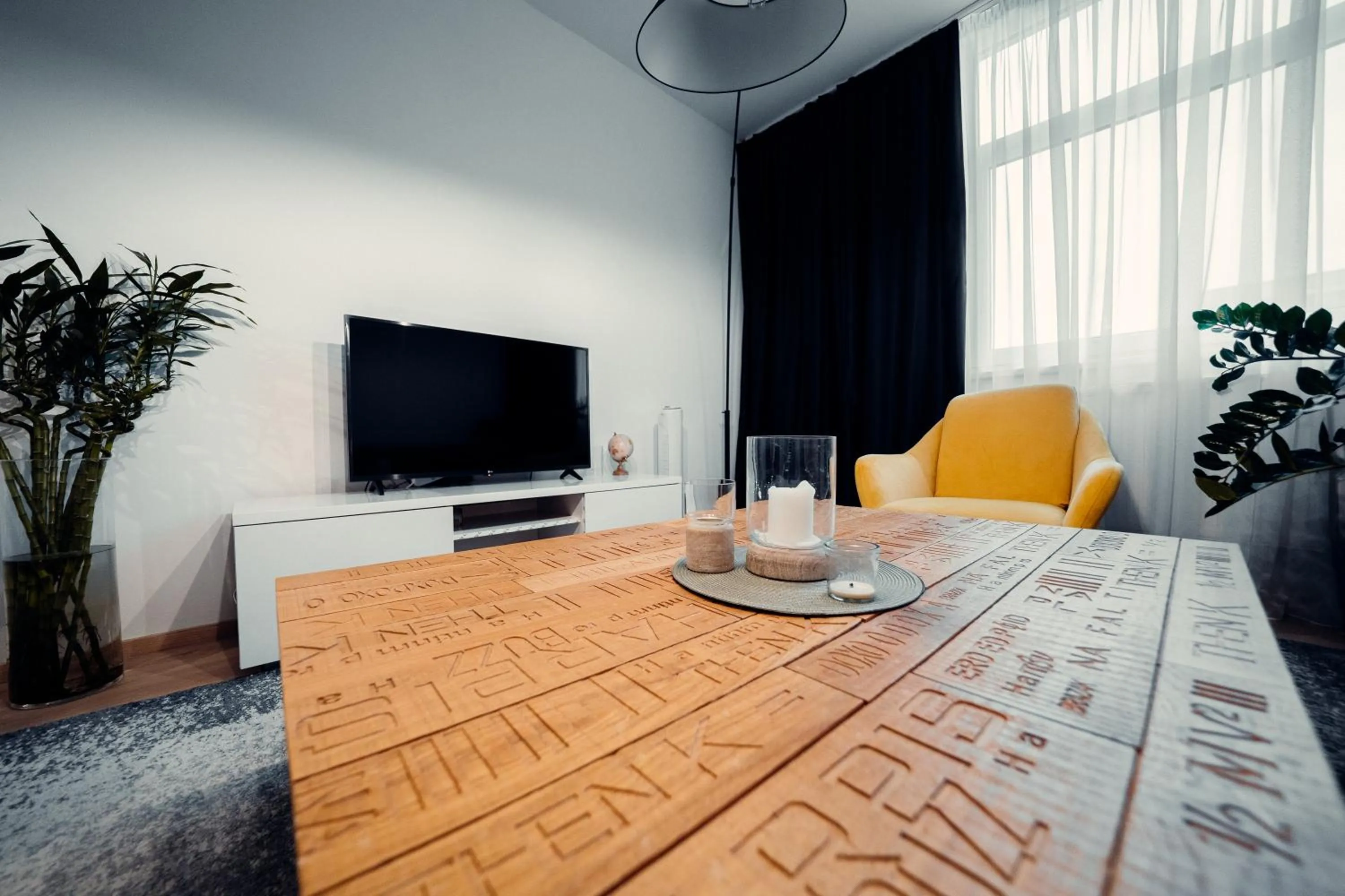 TV and multimedia in TIFFANY Apartment Hotel