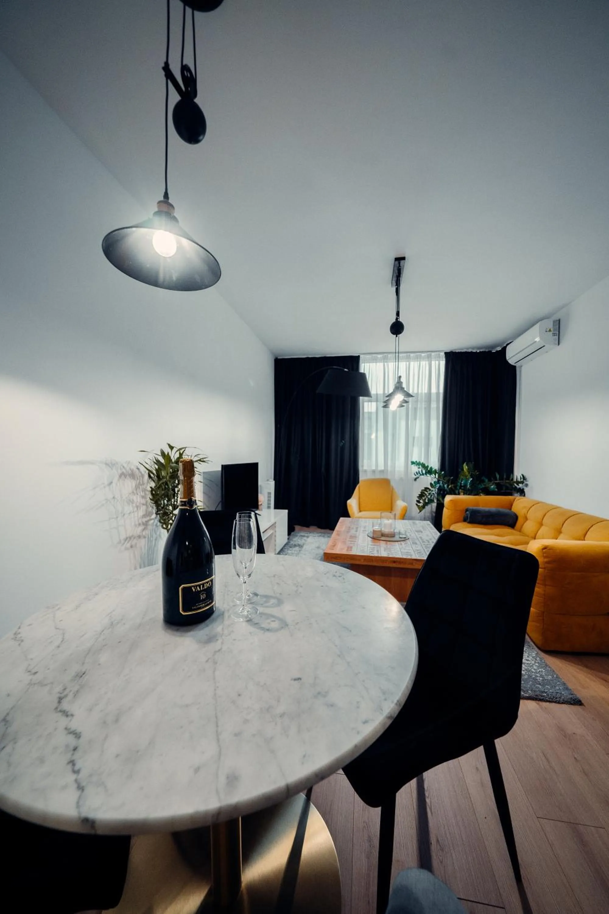 Living room in TIFFANY Apartment Hotel