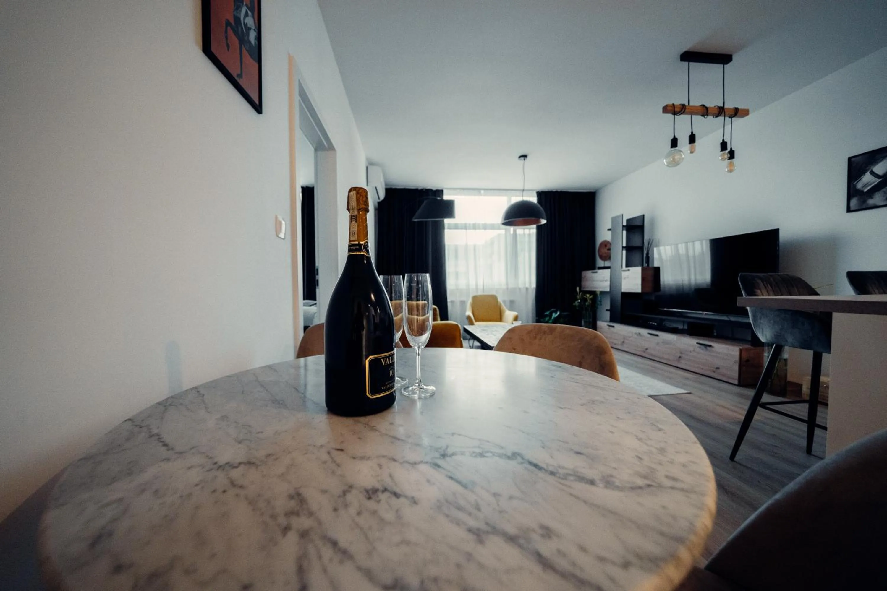 TV and multimedia in TIFFANY Apartment Hotel