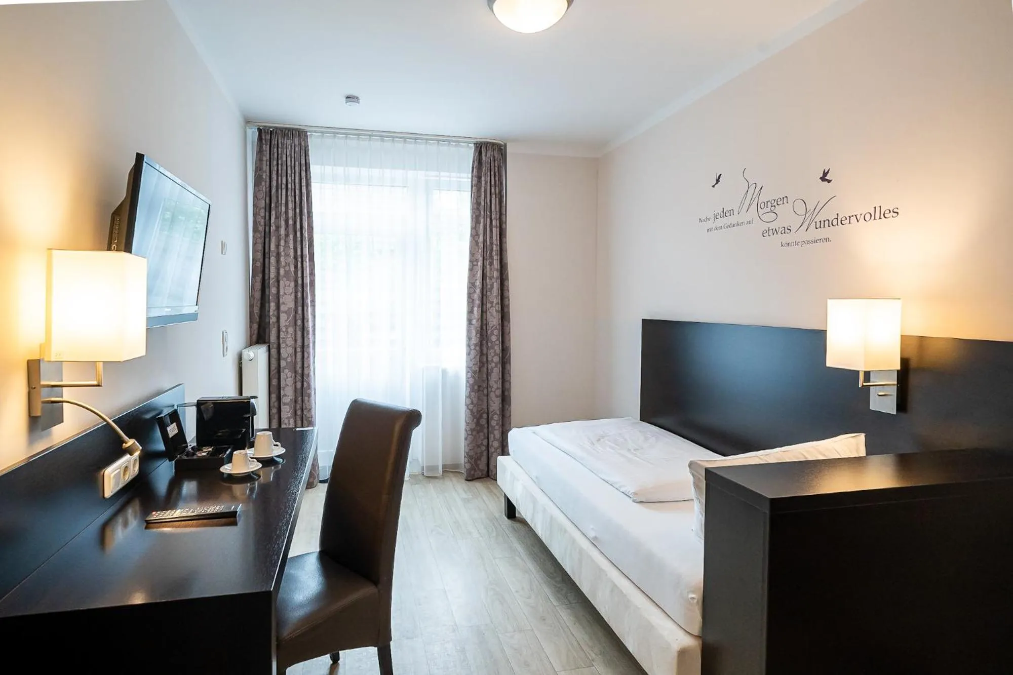 Bed in SleepBEEONE Wilhelmshaven