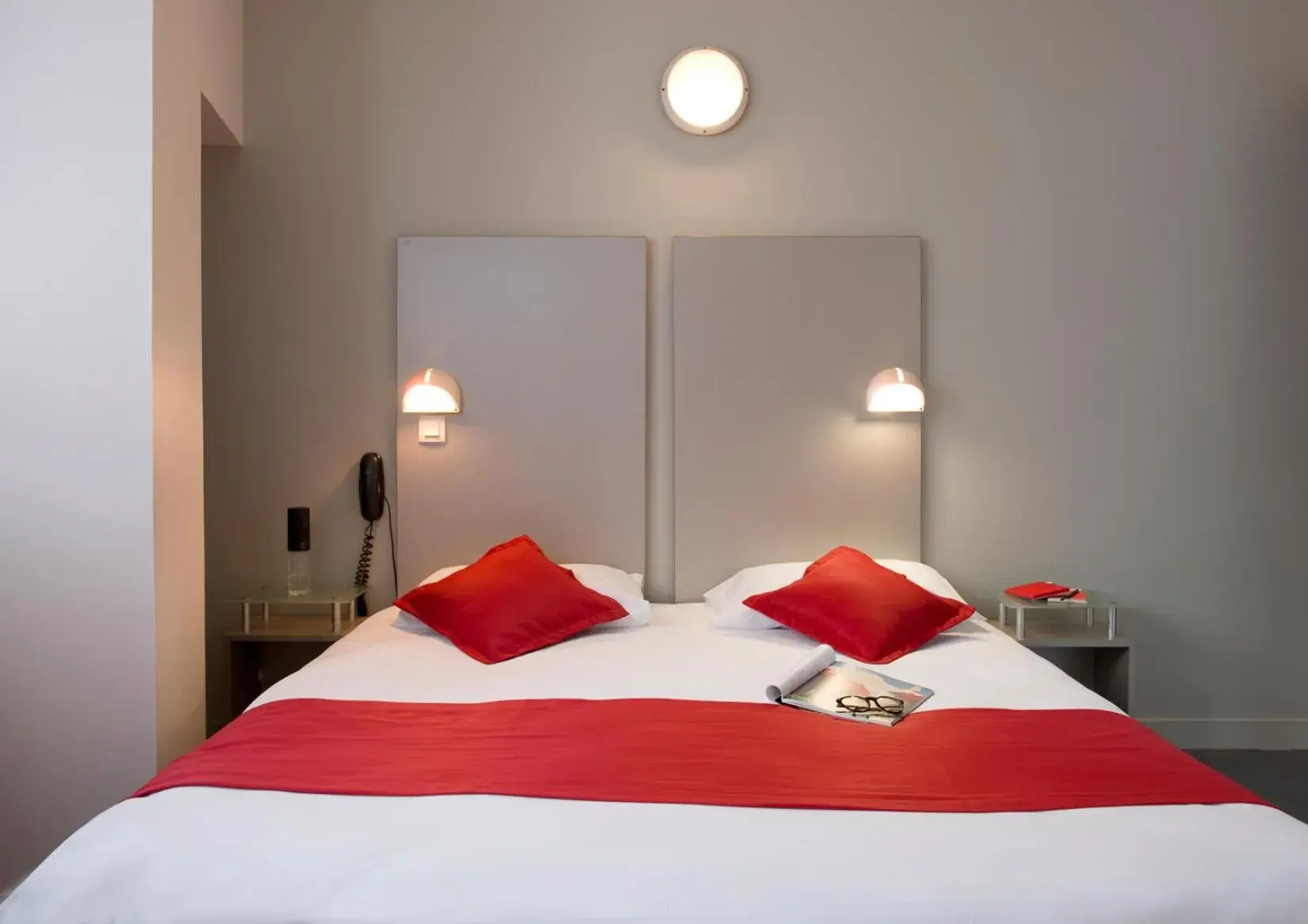 Standard Single Room with Shower - single occupancy in Hôtel du Musée de l'Eau Standard Single Room with Shower - single occupancy in Hôtel du Musée de l'Eau