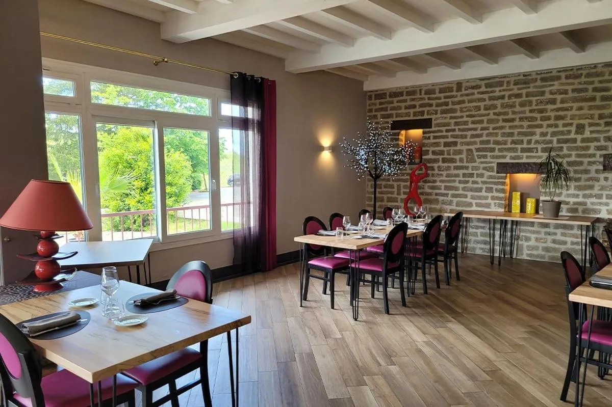 Restaurant/places to eat in Domaine du Revermont - Logis Hotel