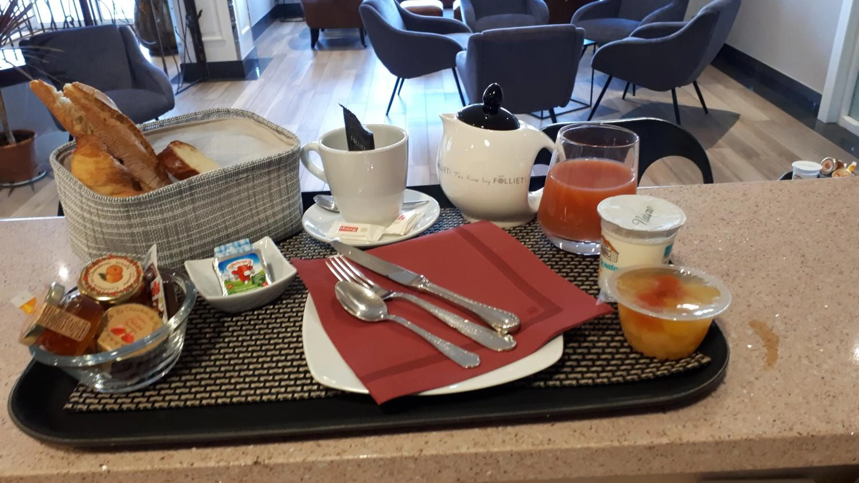 Breakfast in Domaine du Revermont - Logis Hotel