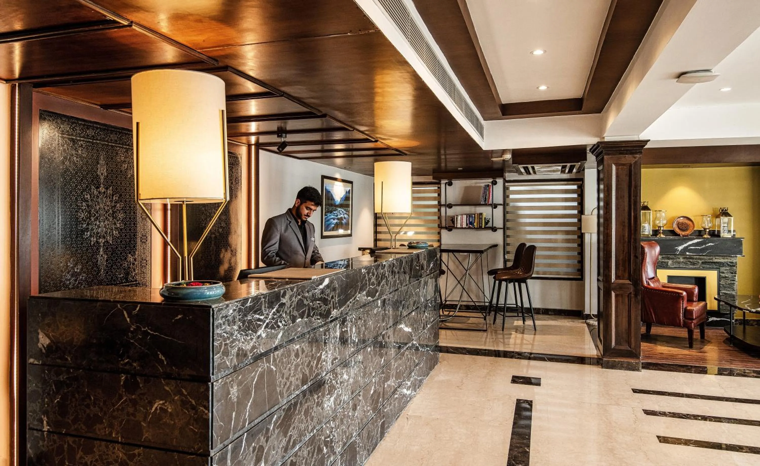 Lobby or reception in The Vintage Srinagar at Dal Lake