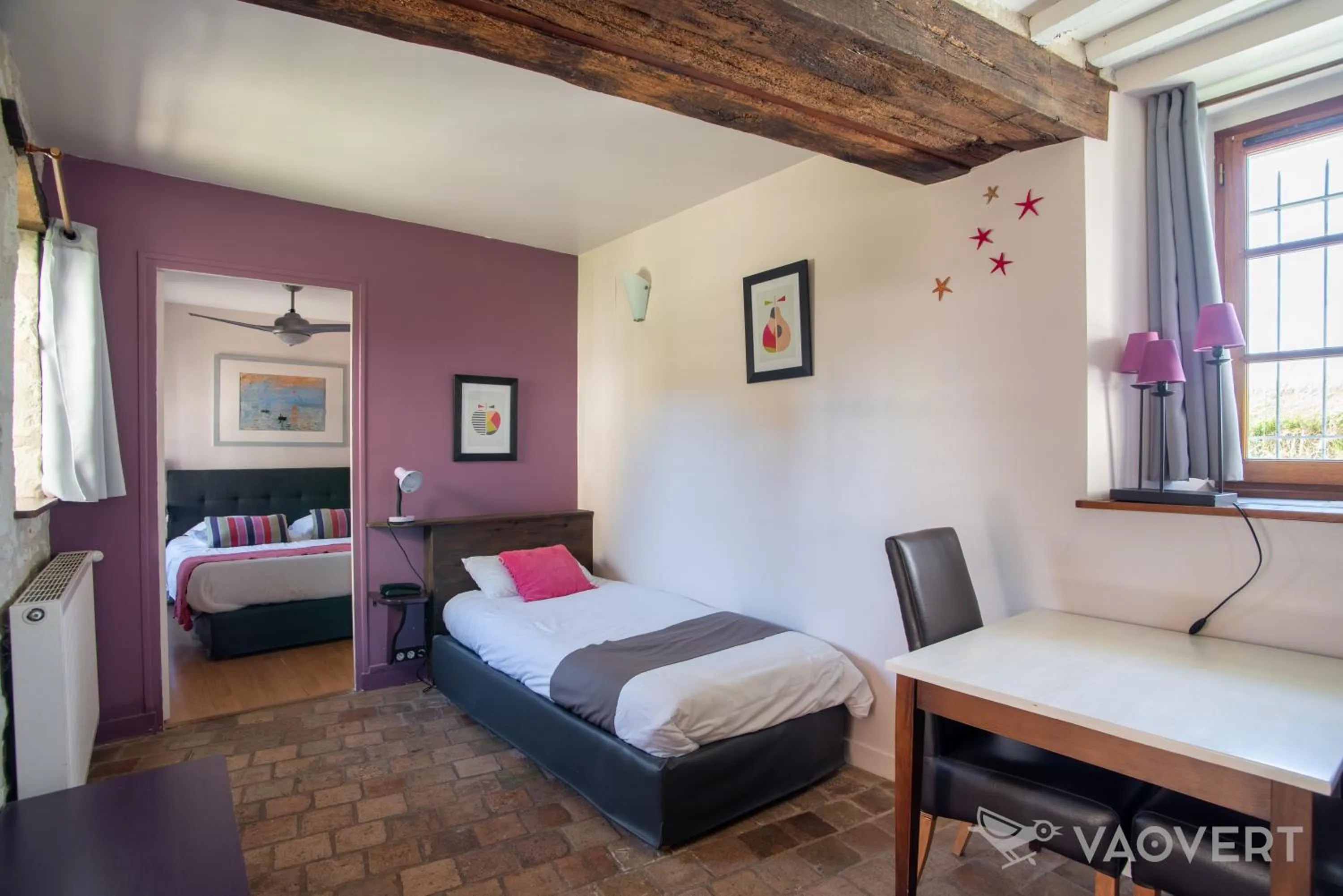 Photo of the whole room, Bed in Le Pigeonnier du Perron Hôtel