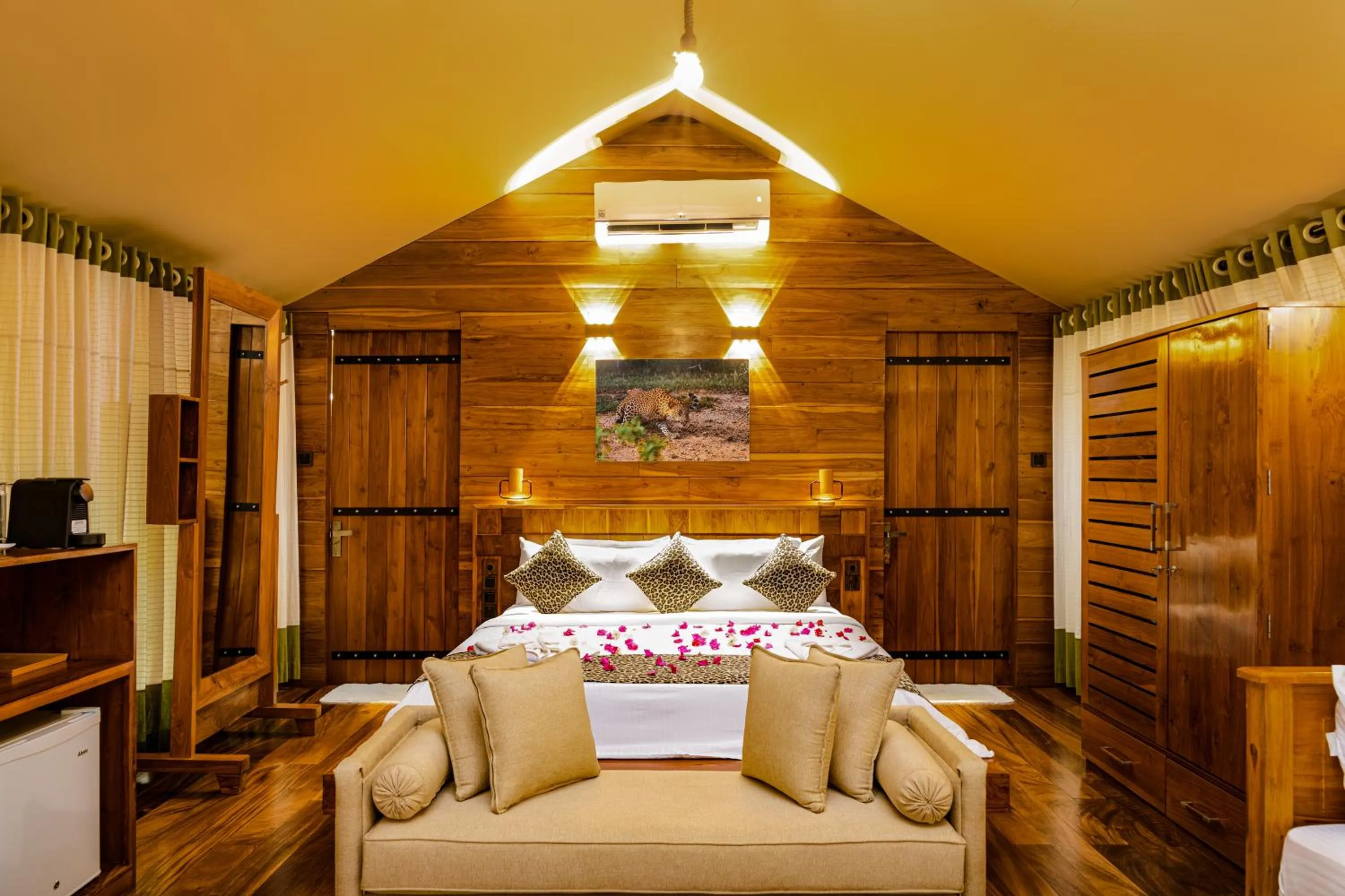 Superior Queen Room - single occupancy in Leopard Reach Yala by Seven Angels