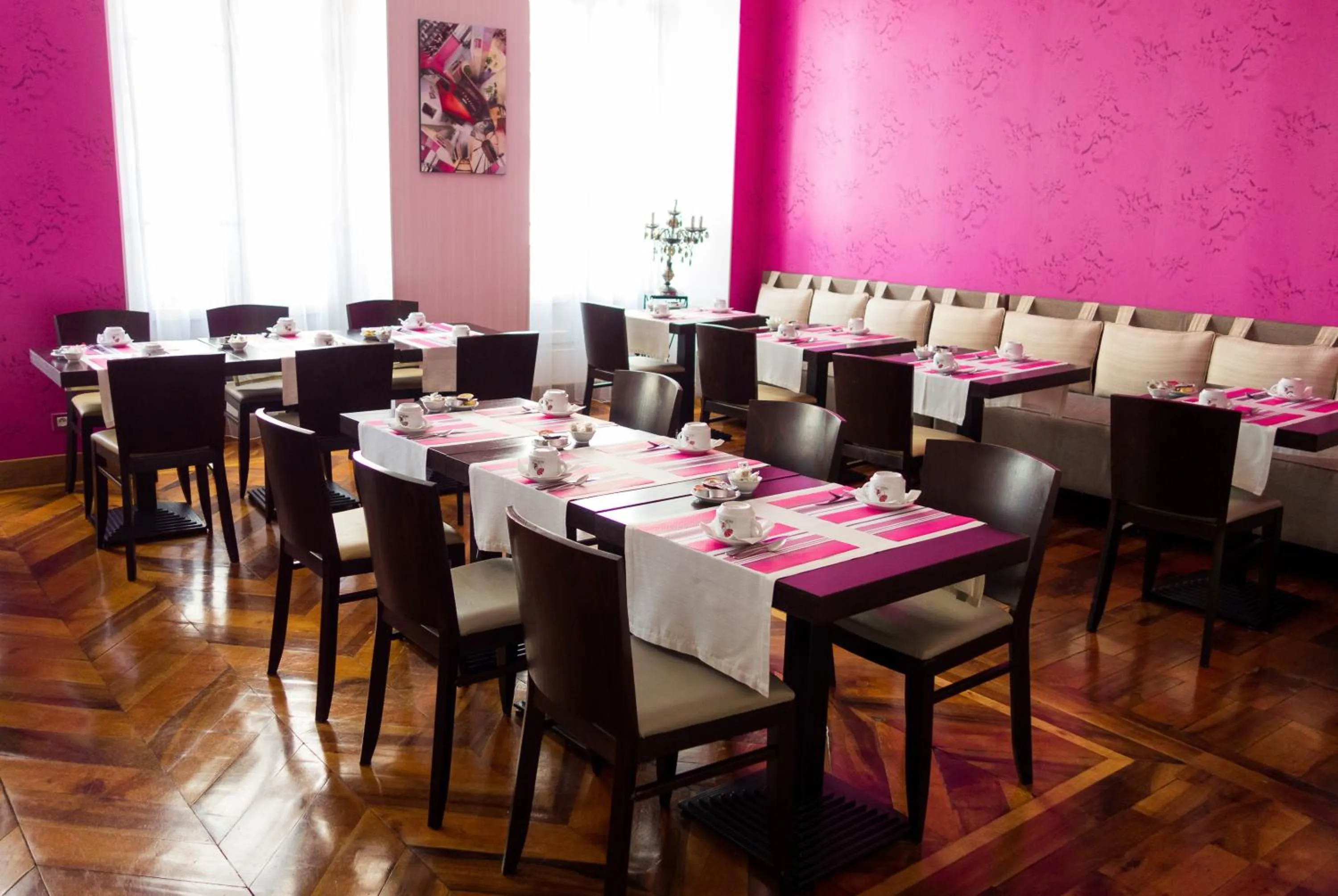 Restaurant/places to eat in Hôtel de l'Europe Grenoble hyper-centre