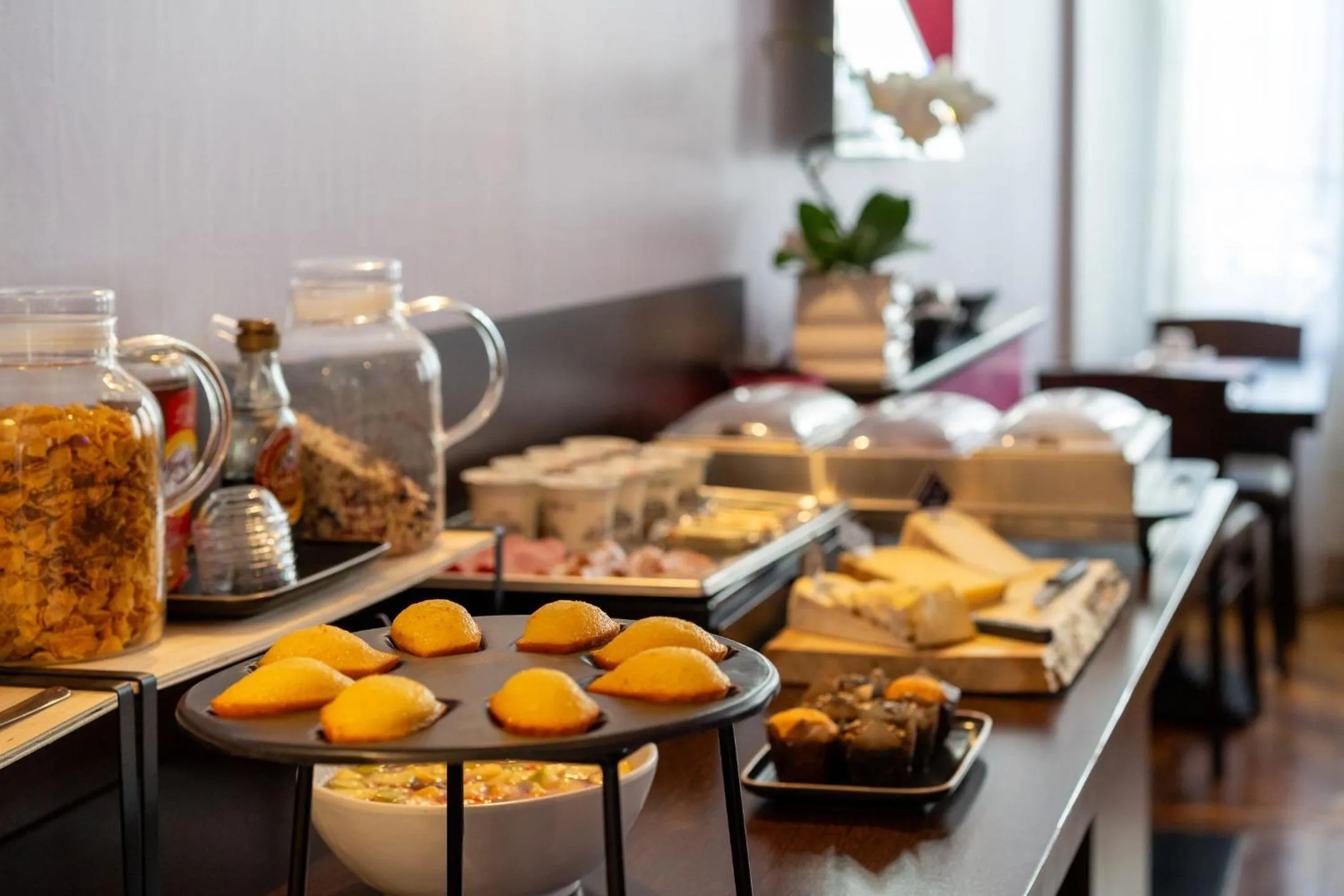 Breakfast in Hôtel de l'Europe Grenoble hyper-centre