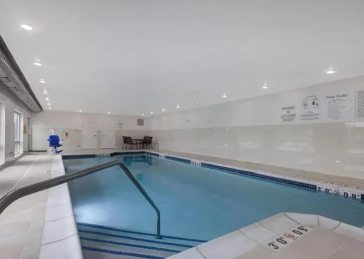 Holiday Inn Express & Suites - Detroit - Dearborn by IHG