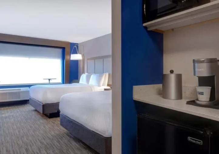 Bed in Holiday Inn Express & Suites - Detroit - Dearborn by IHG