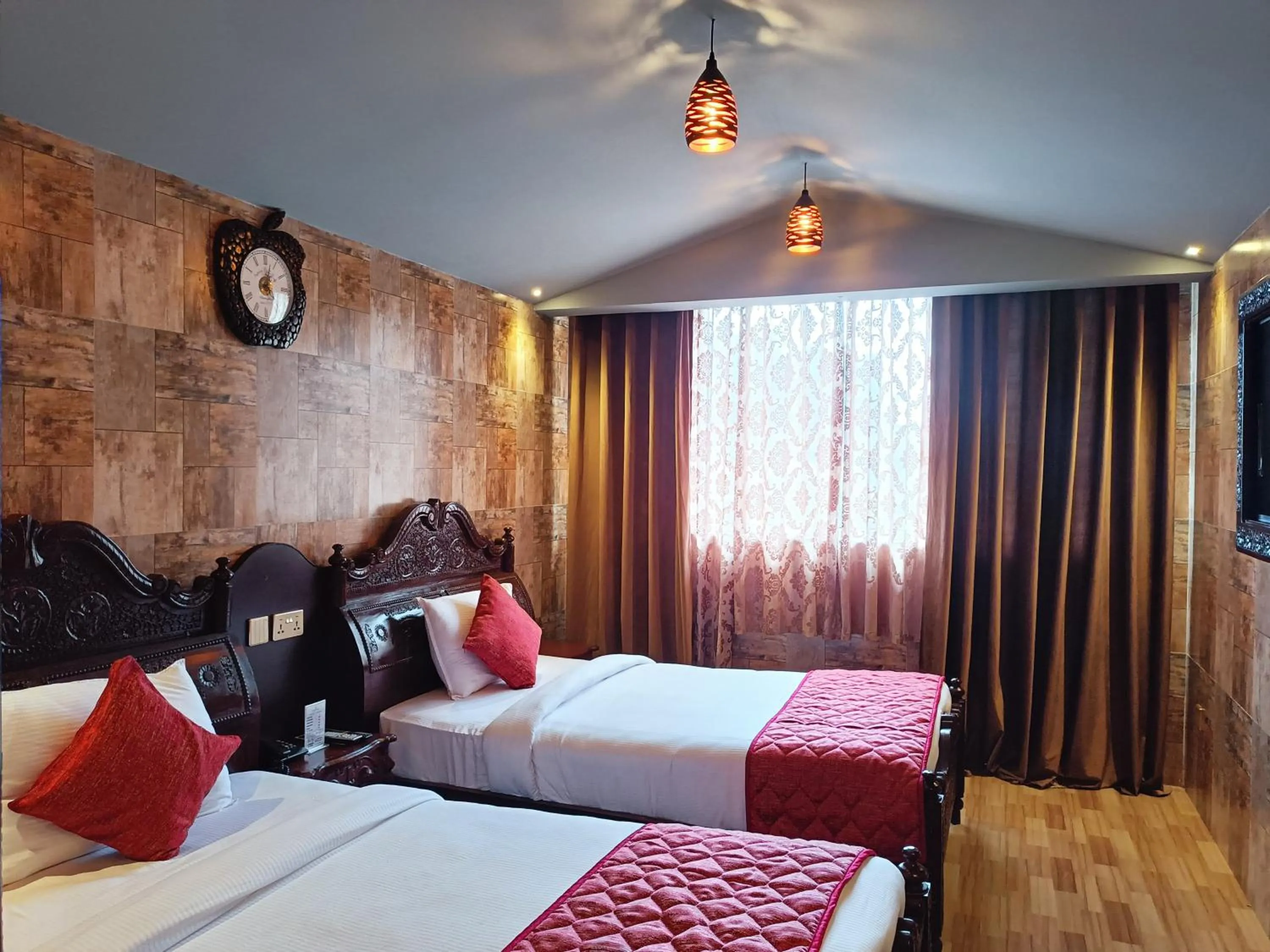 Bed in HYDERS PARK- THE LUXURY HOTEL