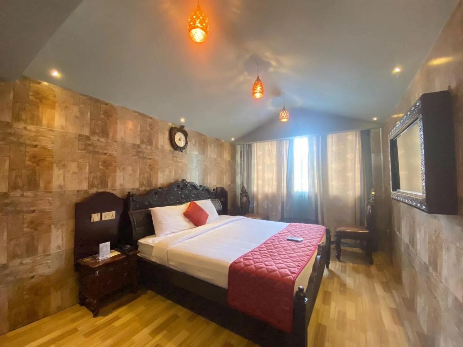 Bed in HYDERS PARK- THE LUXURY HOTEL