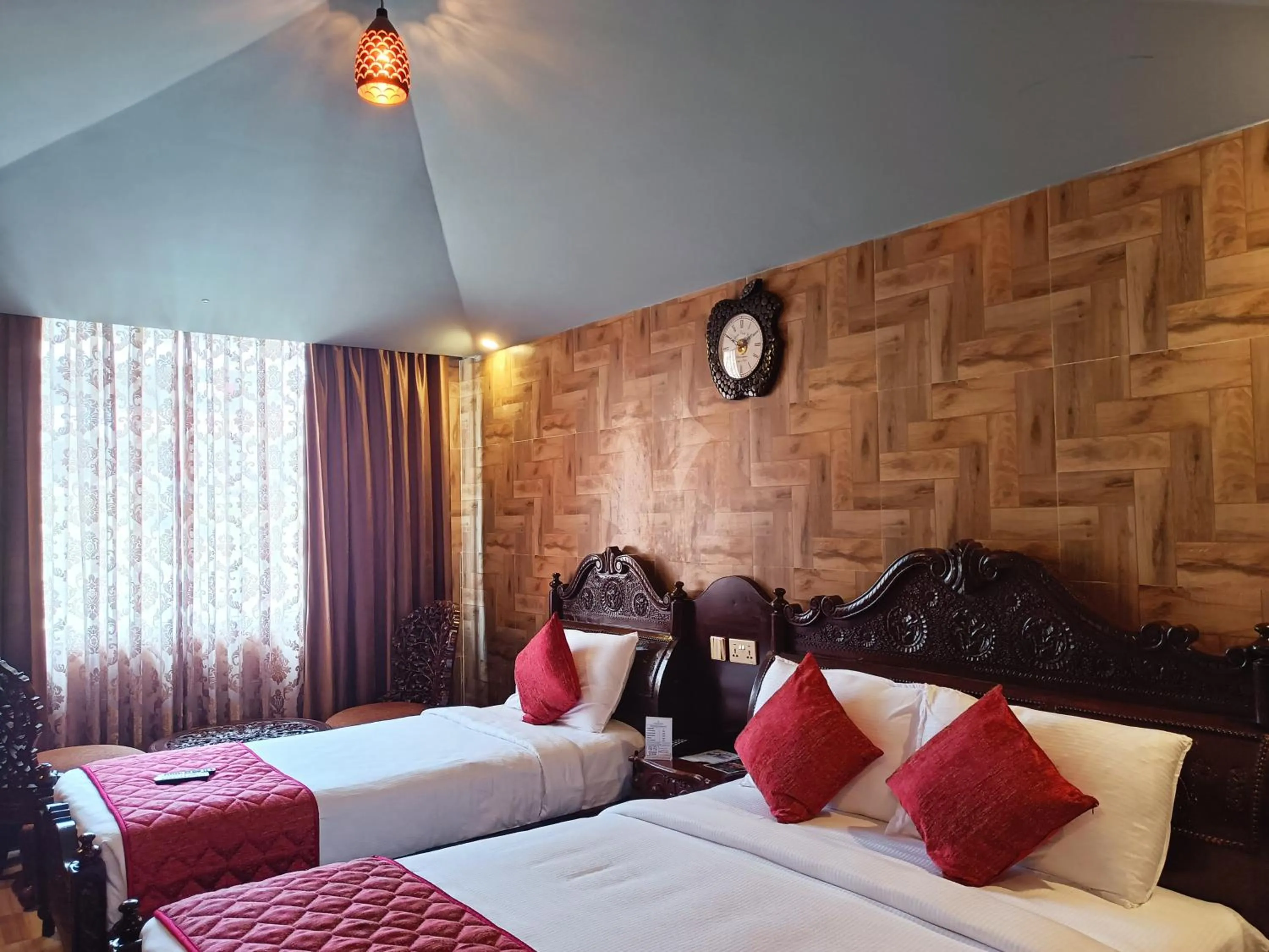 Bed in HYDERS PARK- THE LUXURY HOTEL