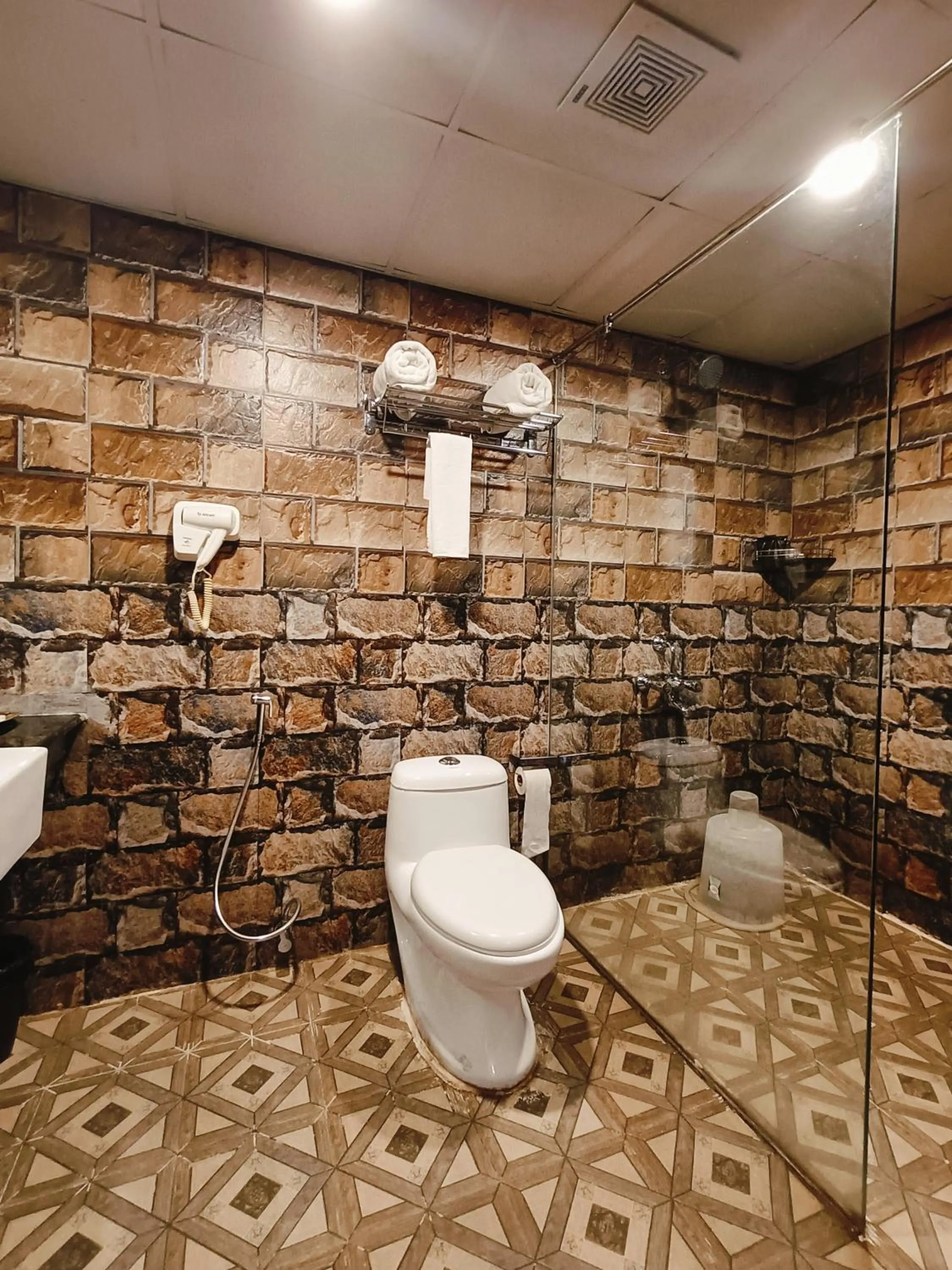 Bathroom in HYDERS PARK- THE LUXURY HOTEL