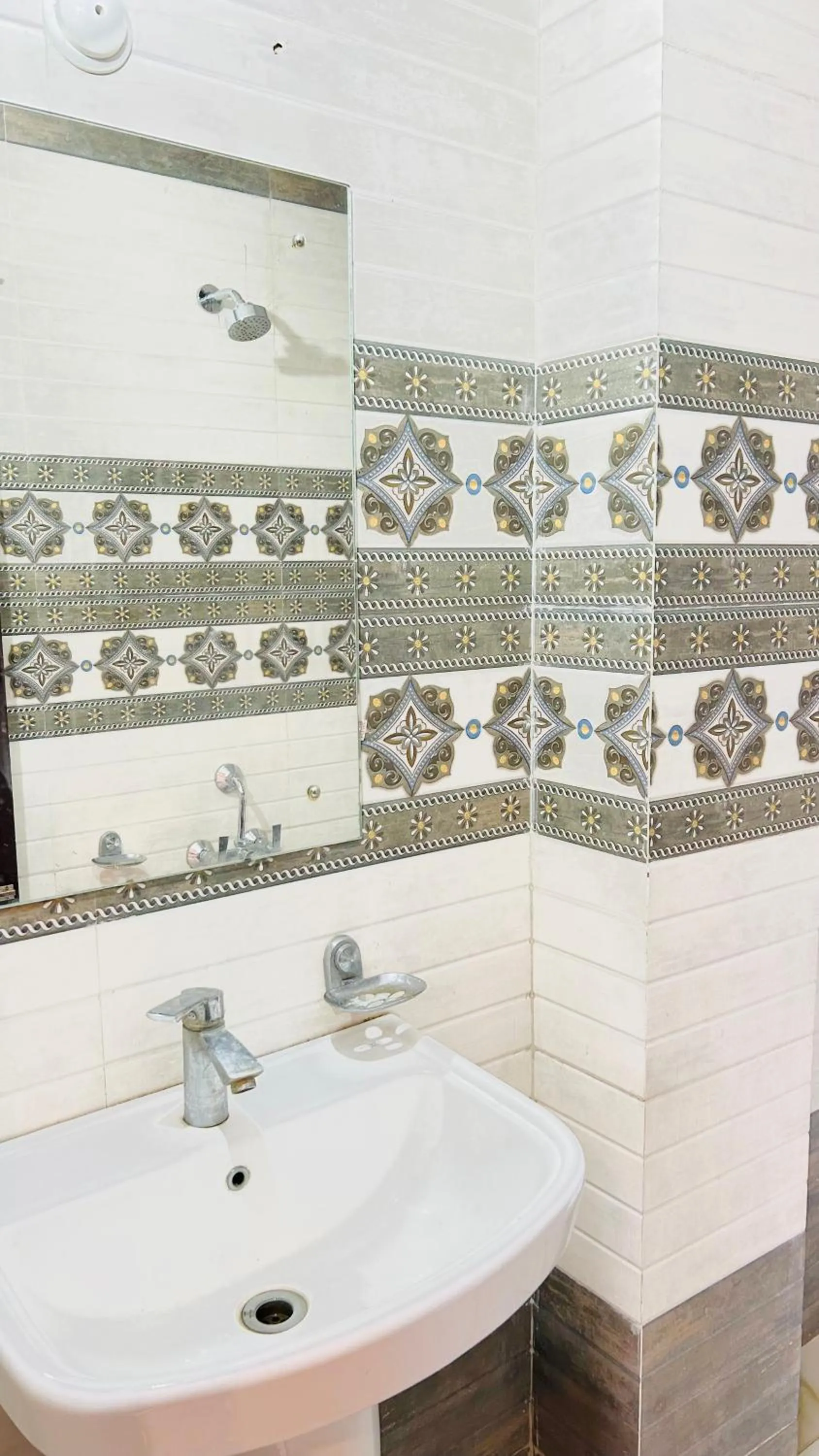 Bathroom in HANU VATIKA The FAMILY CHOICE