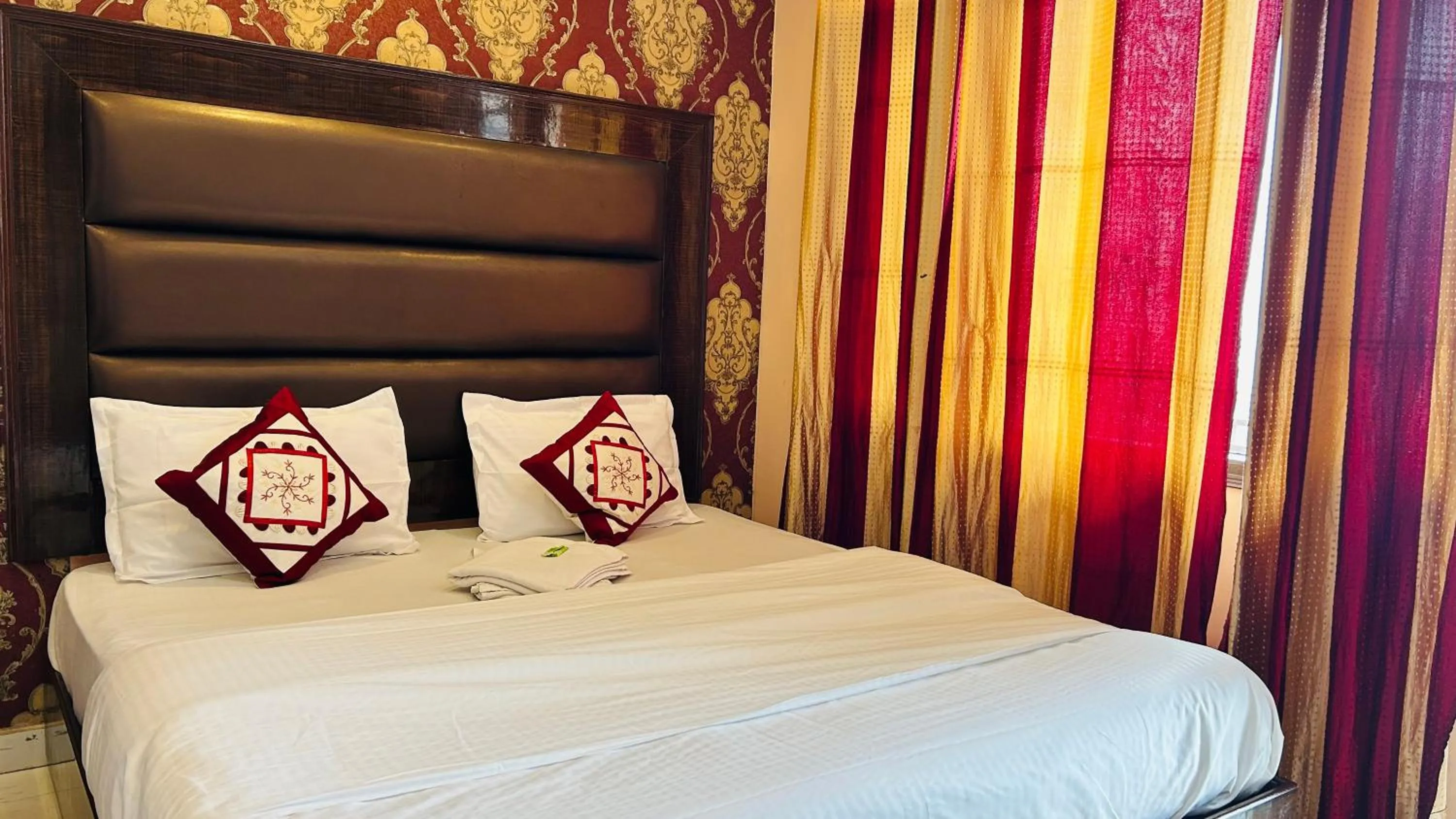 Bed in HANU VATIKA The FAMILY CHOICE