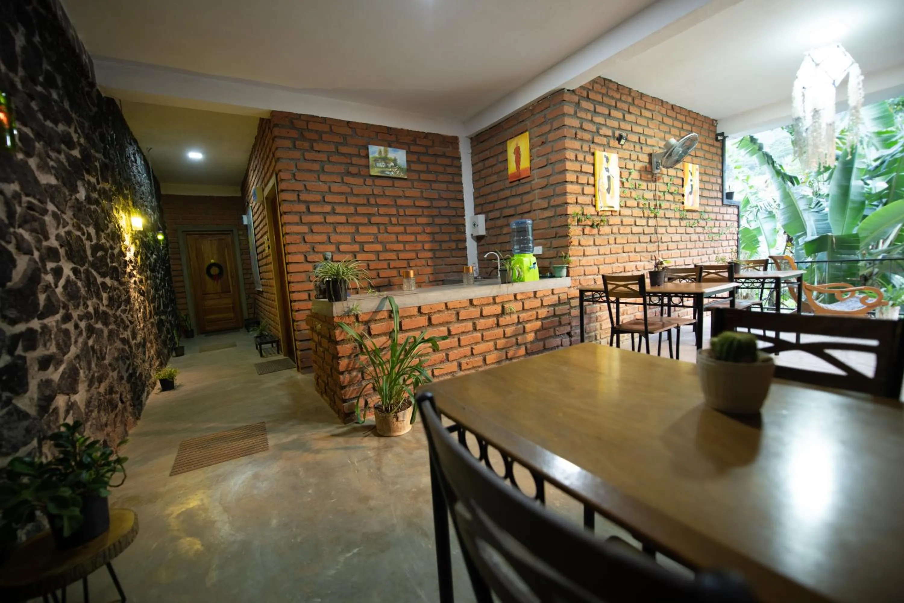 Restaurant/places to eat in Ayubo Ella - Bed & Breakfast