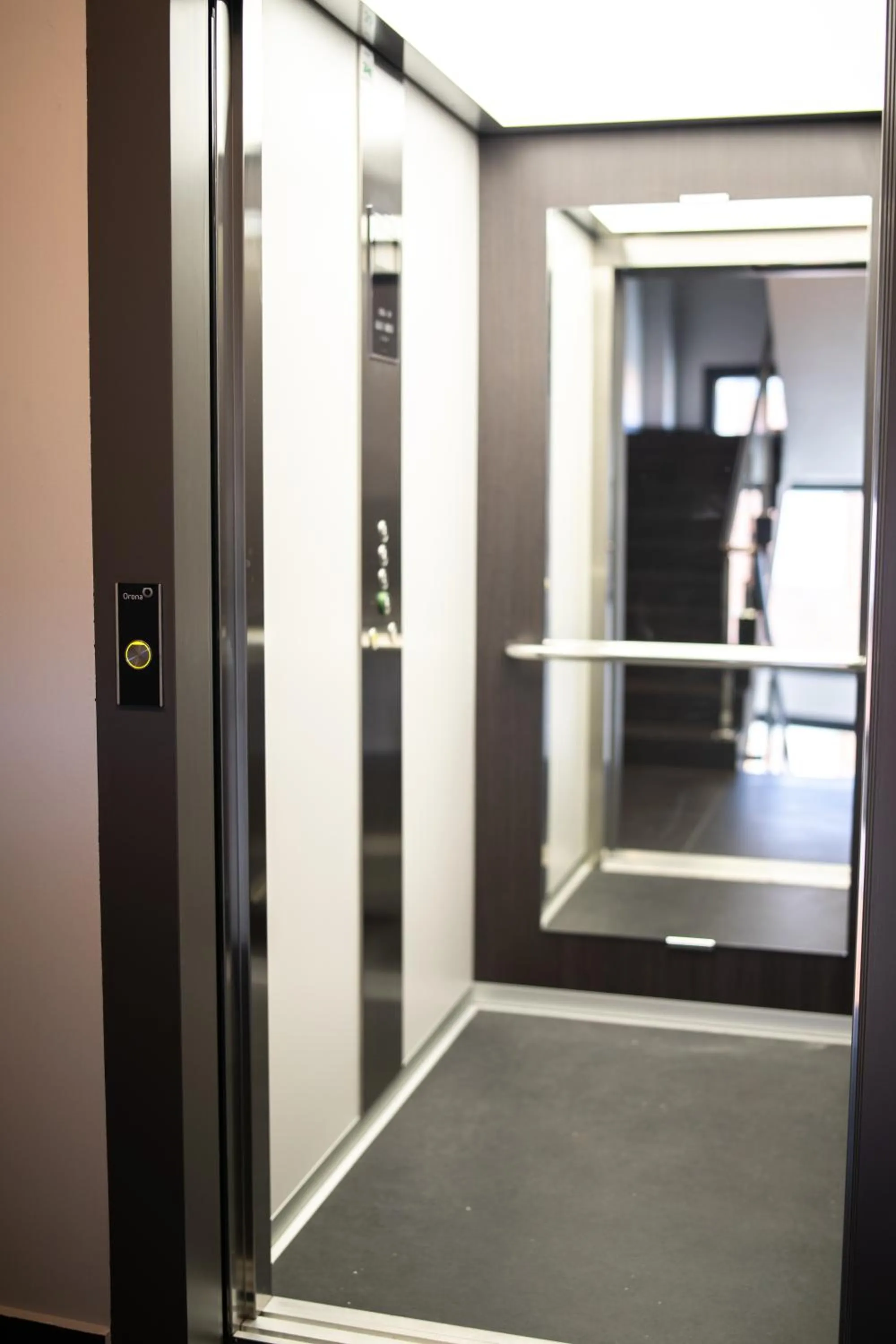 elevator in Hotel GilMar Orellana la Vieja