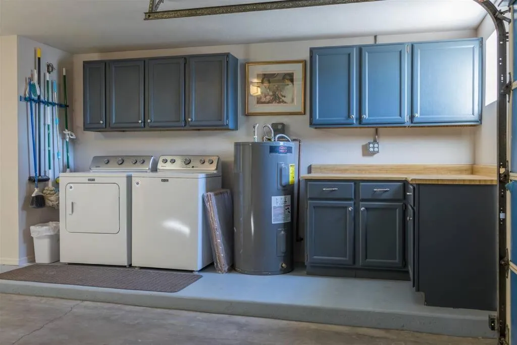 Cozy, quiet house, covered patio dining, sun room