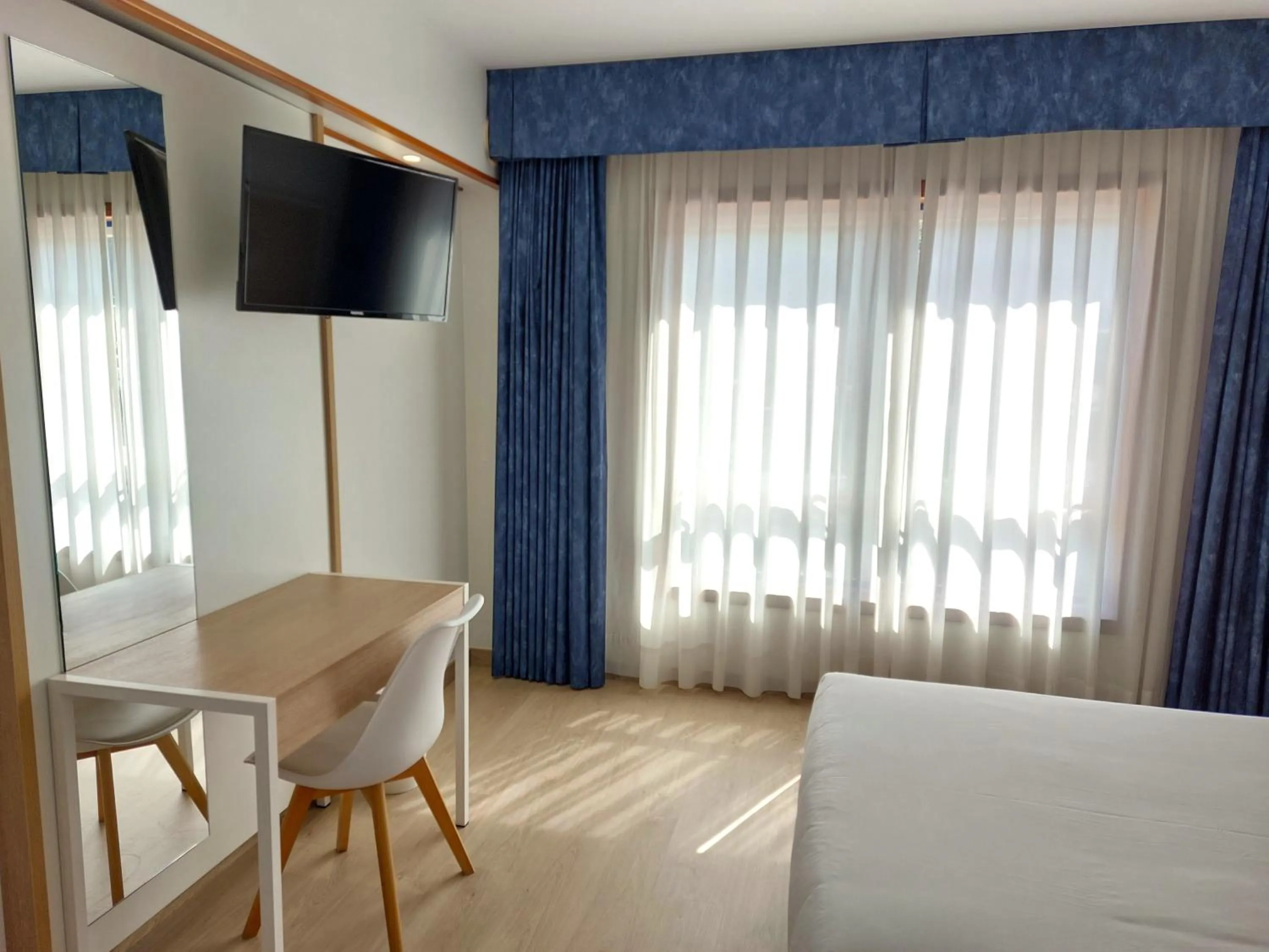 TV and multimedia in Hotel Costa Atlántica