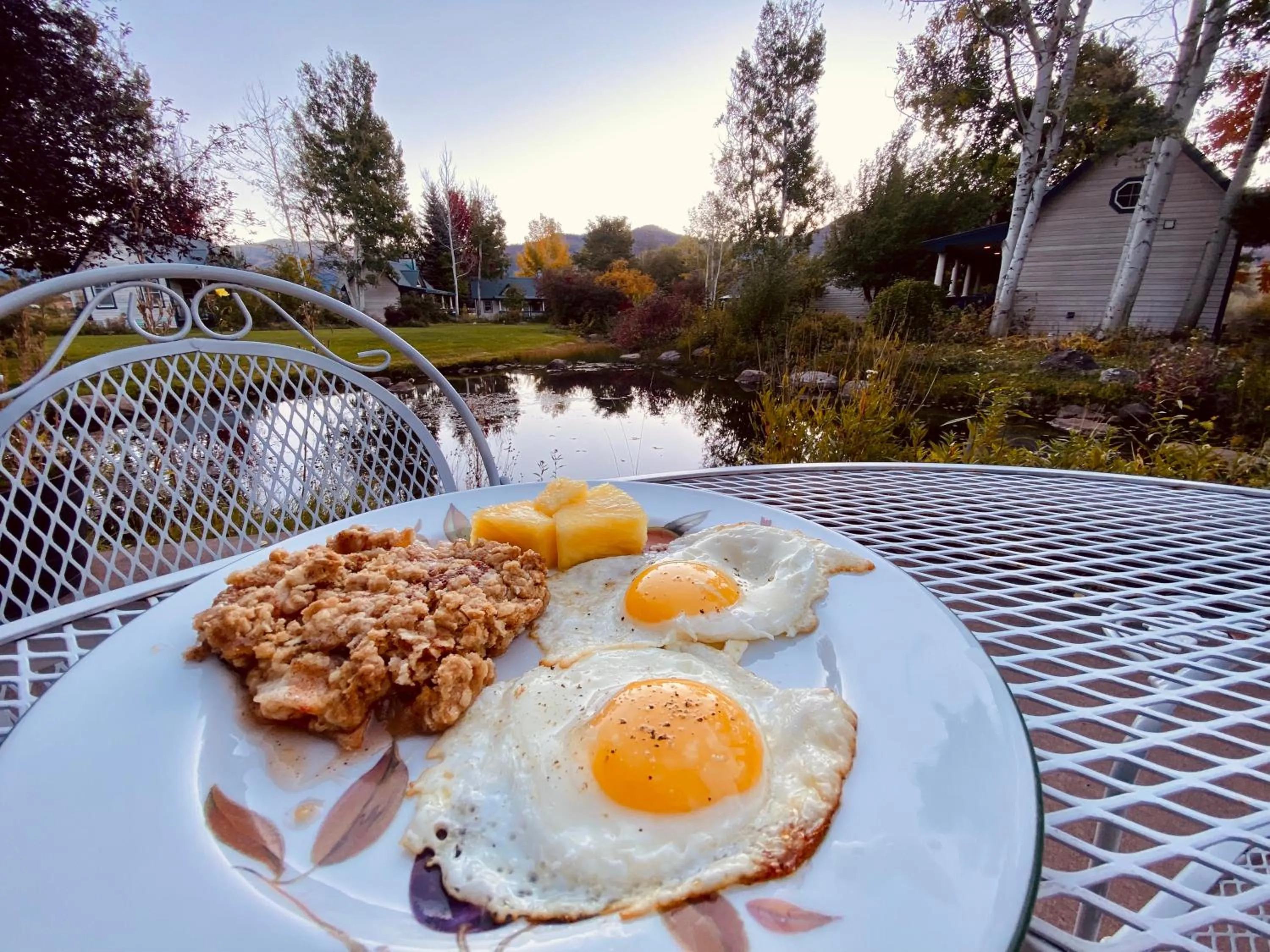 Food and drinks in Apple Orchard Inn