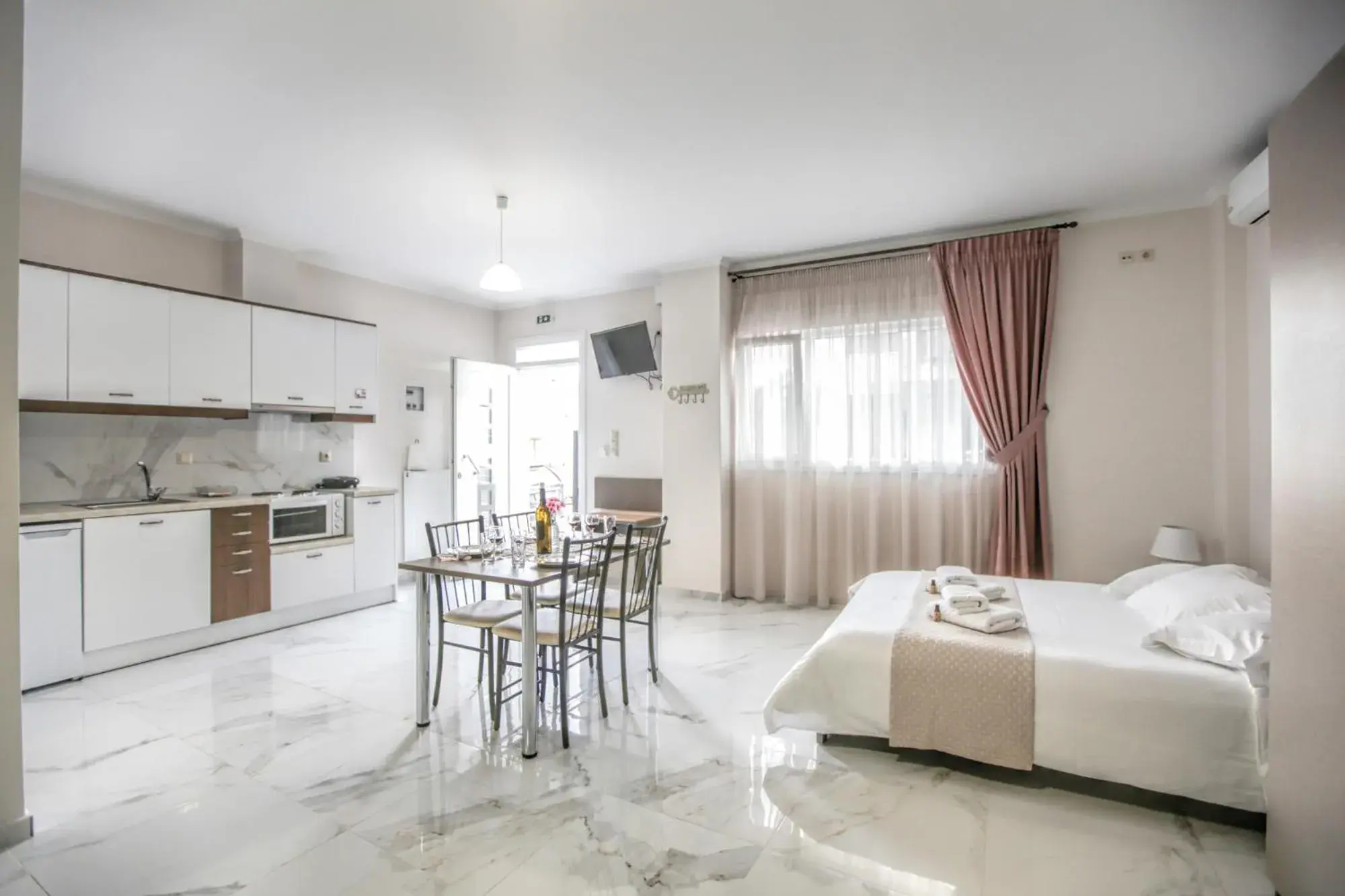 Two-Bedroom Apartment in Del Sol #1 Meteora Luxurious Family Suites Two-Bedroom Apartment in Del Sol #1 Meteora Luxurious Family Suites