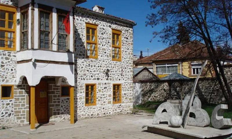 Property building in Vila Sonnet