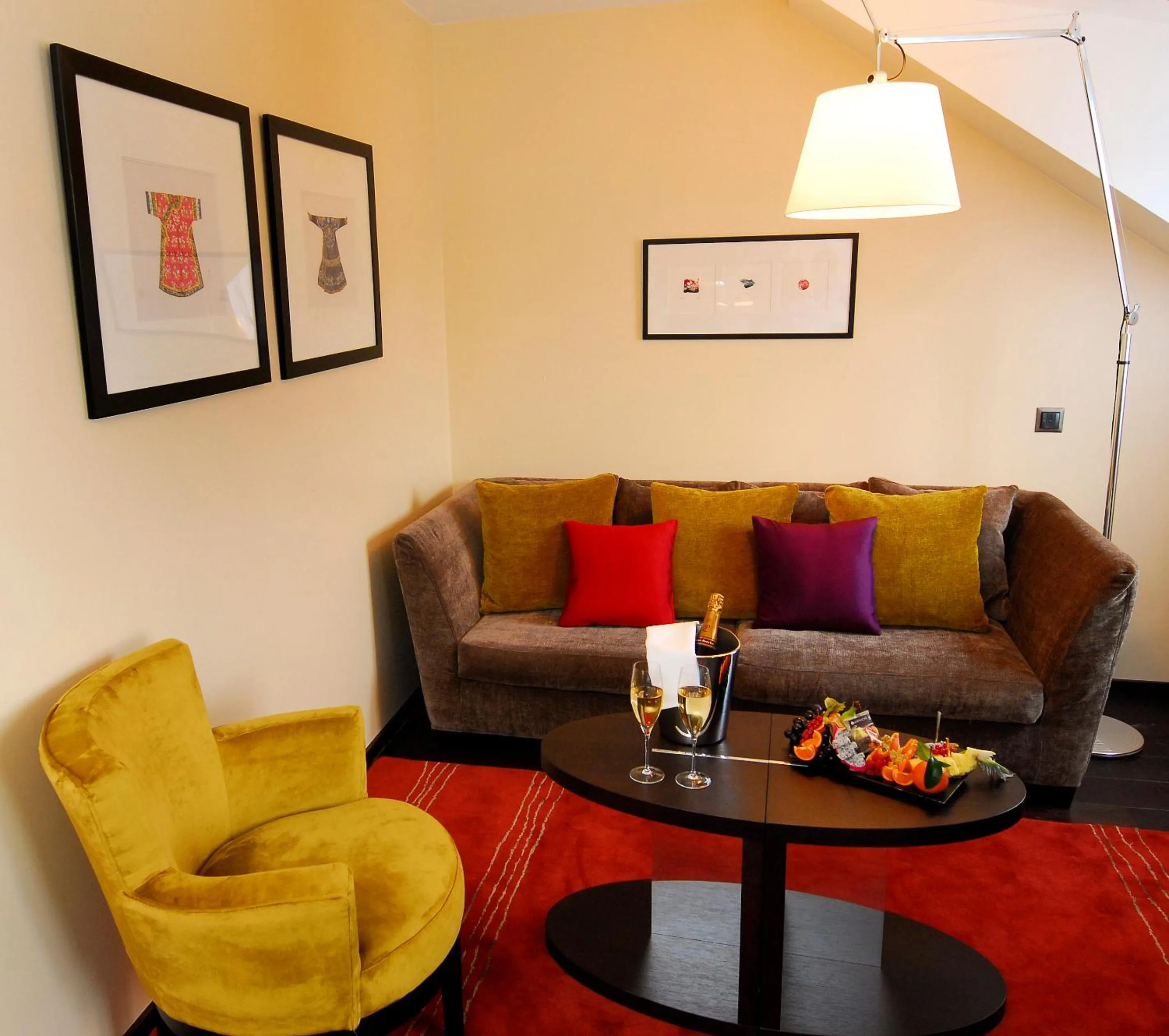 Seating area in Eastwest Hôtel by Malone