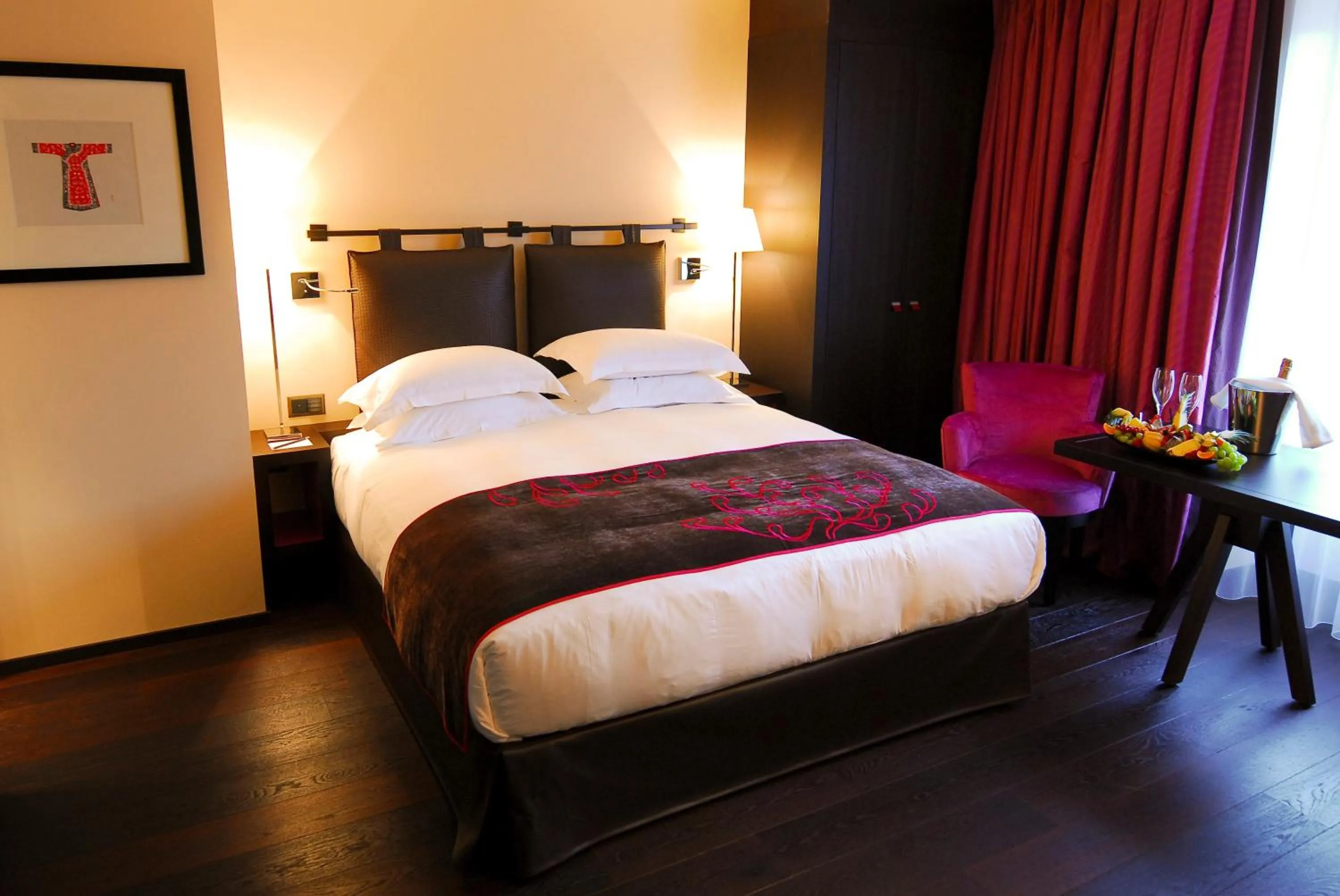 Bed in Eastwest Hôtel by Malone