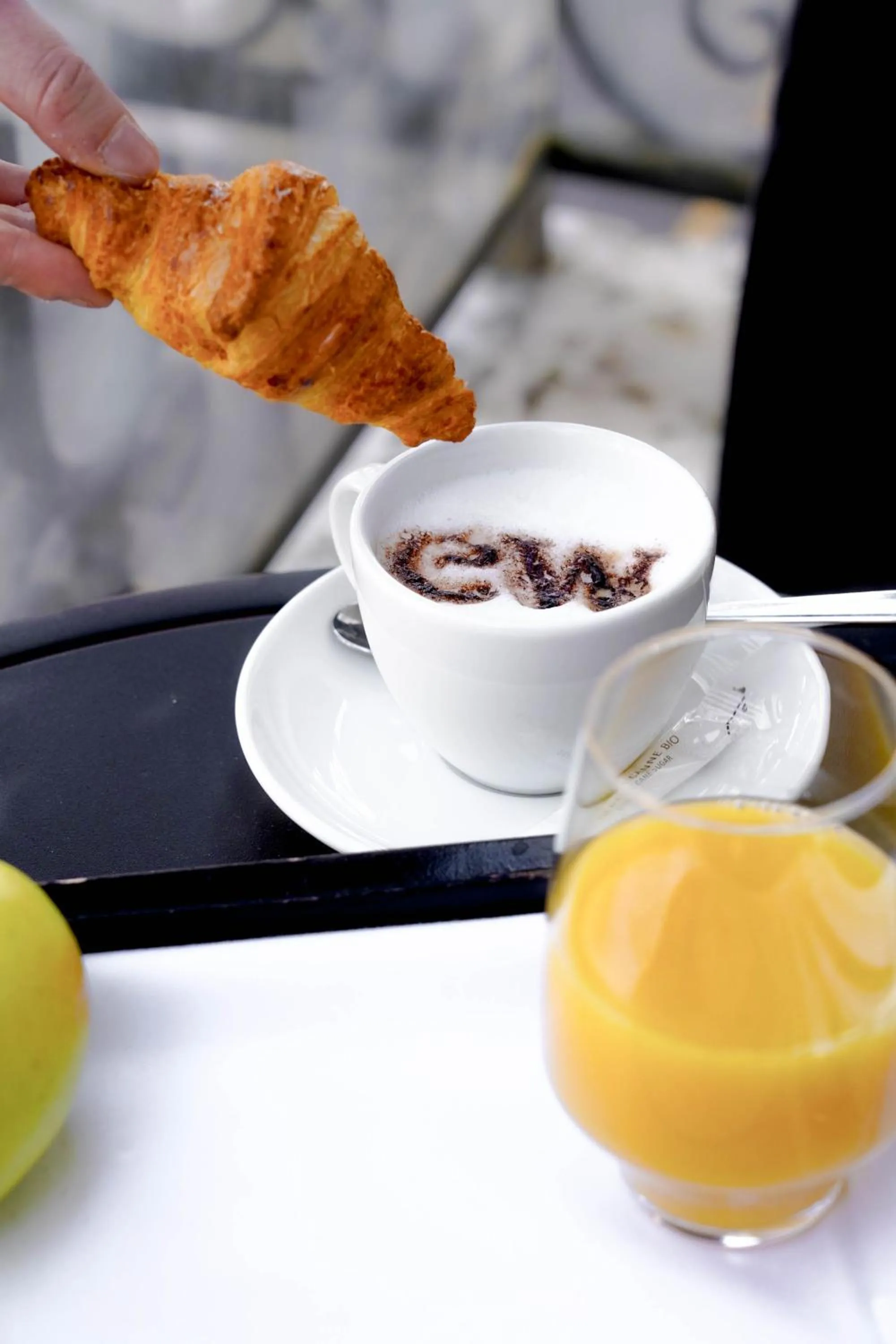 Breakfast in Eastwest Hôtel by Malone