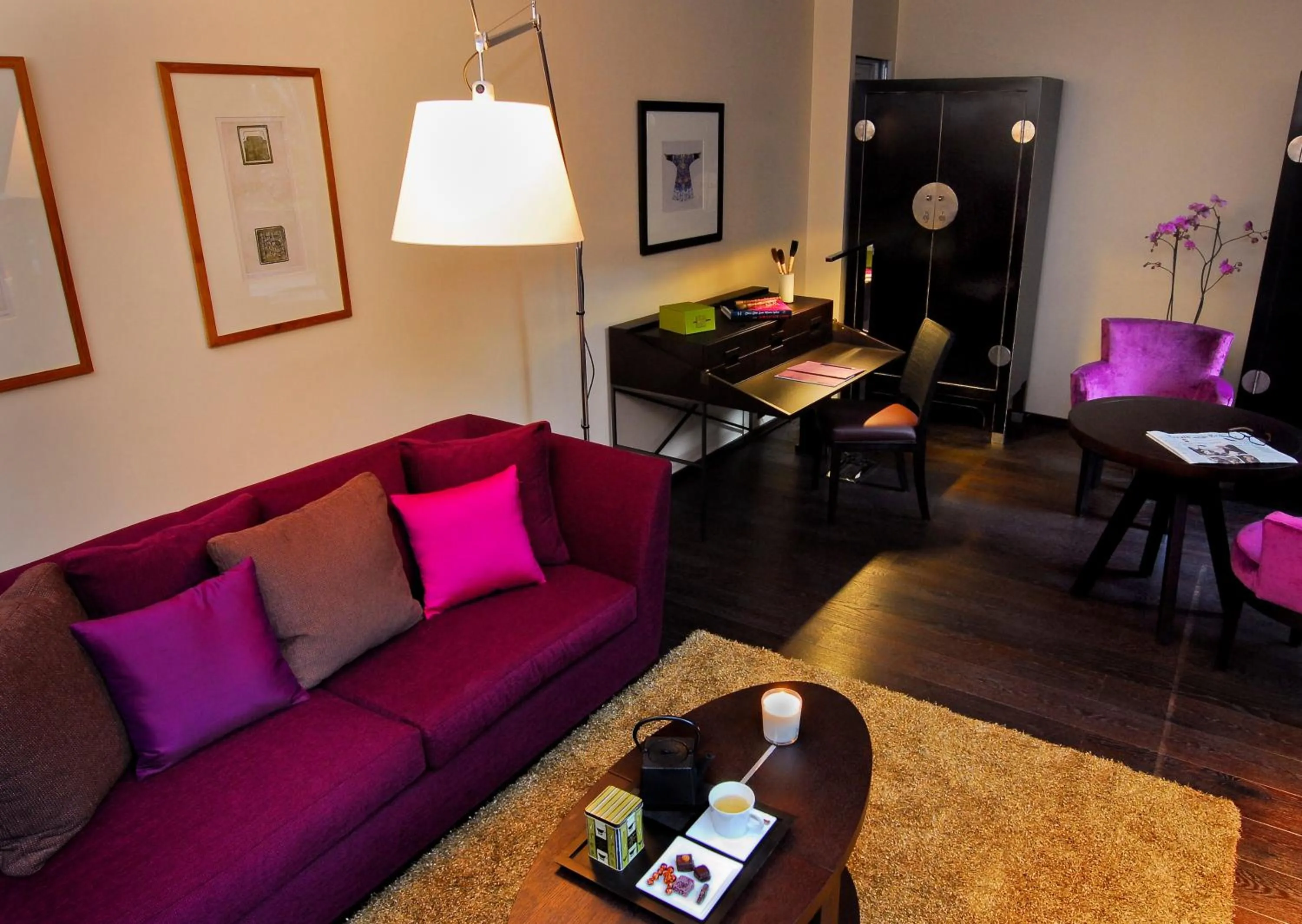 Seating area in Eastwest Hôtel by Malone