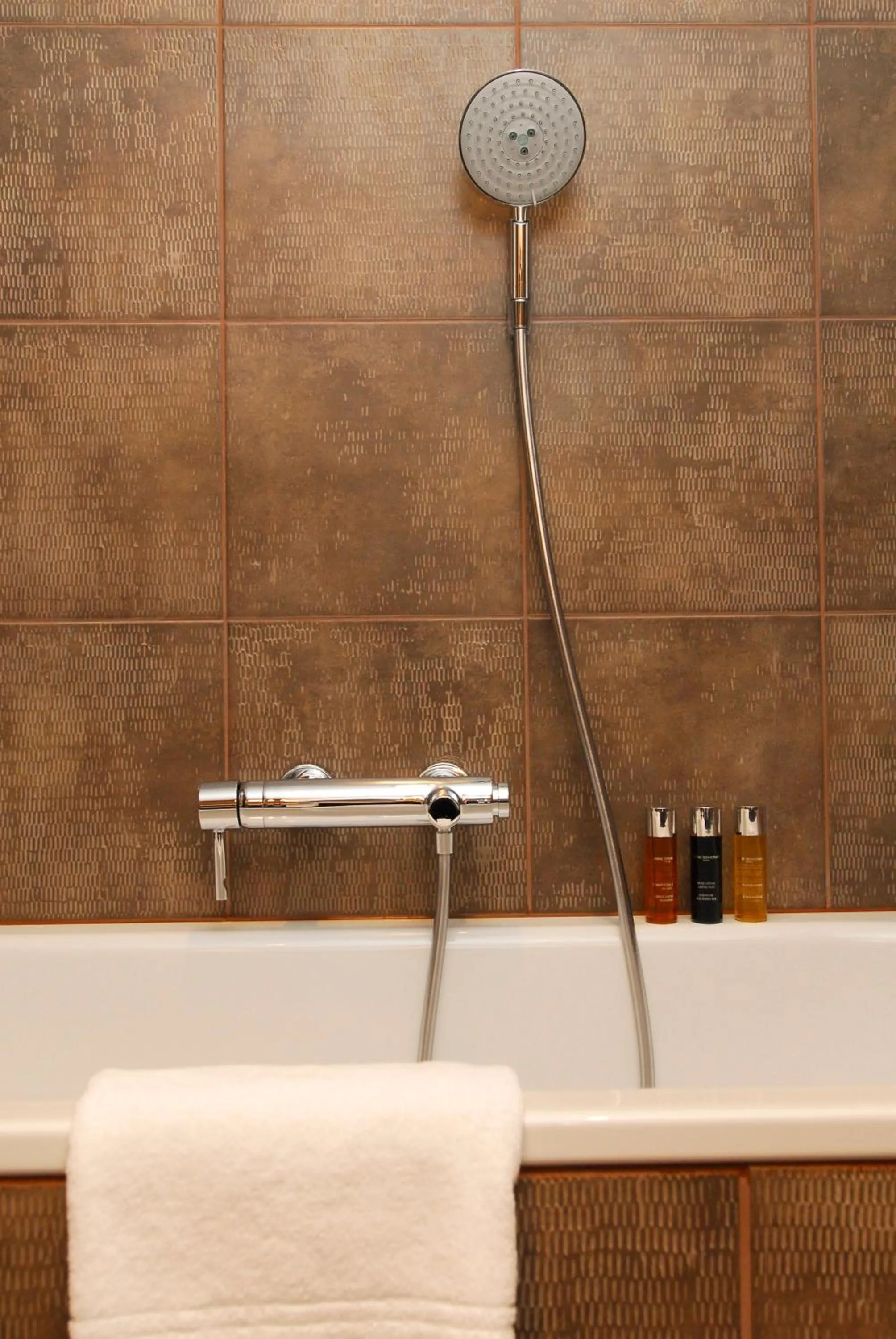 Bathroom in Eastwest Hôtel by Malone