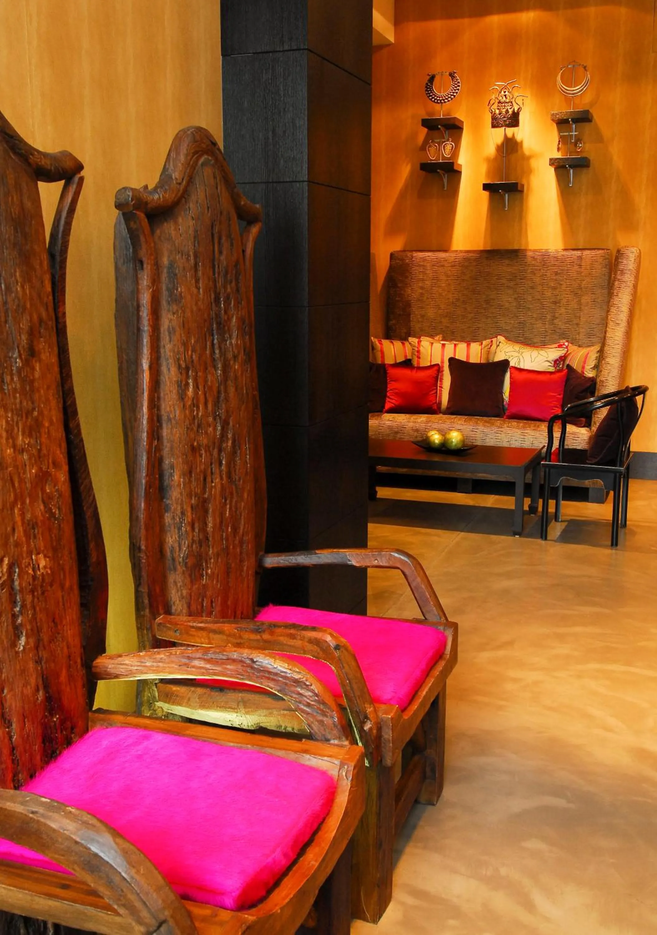 Restaurant/places to eat in Eastwest Hôtel by Malone