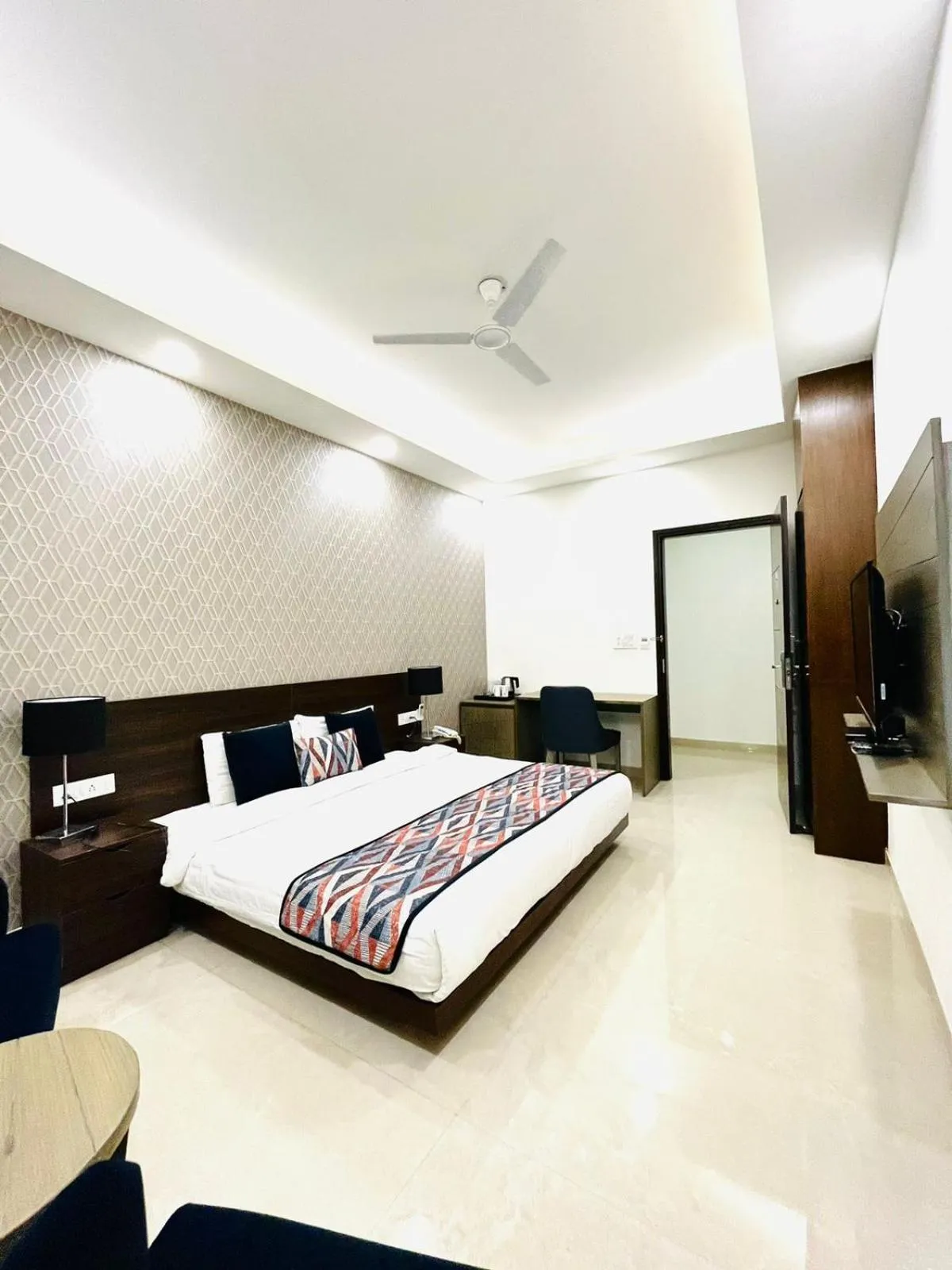 Bed in Ahuja Residency City Centre